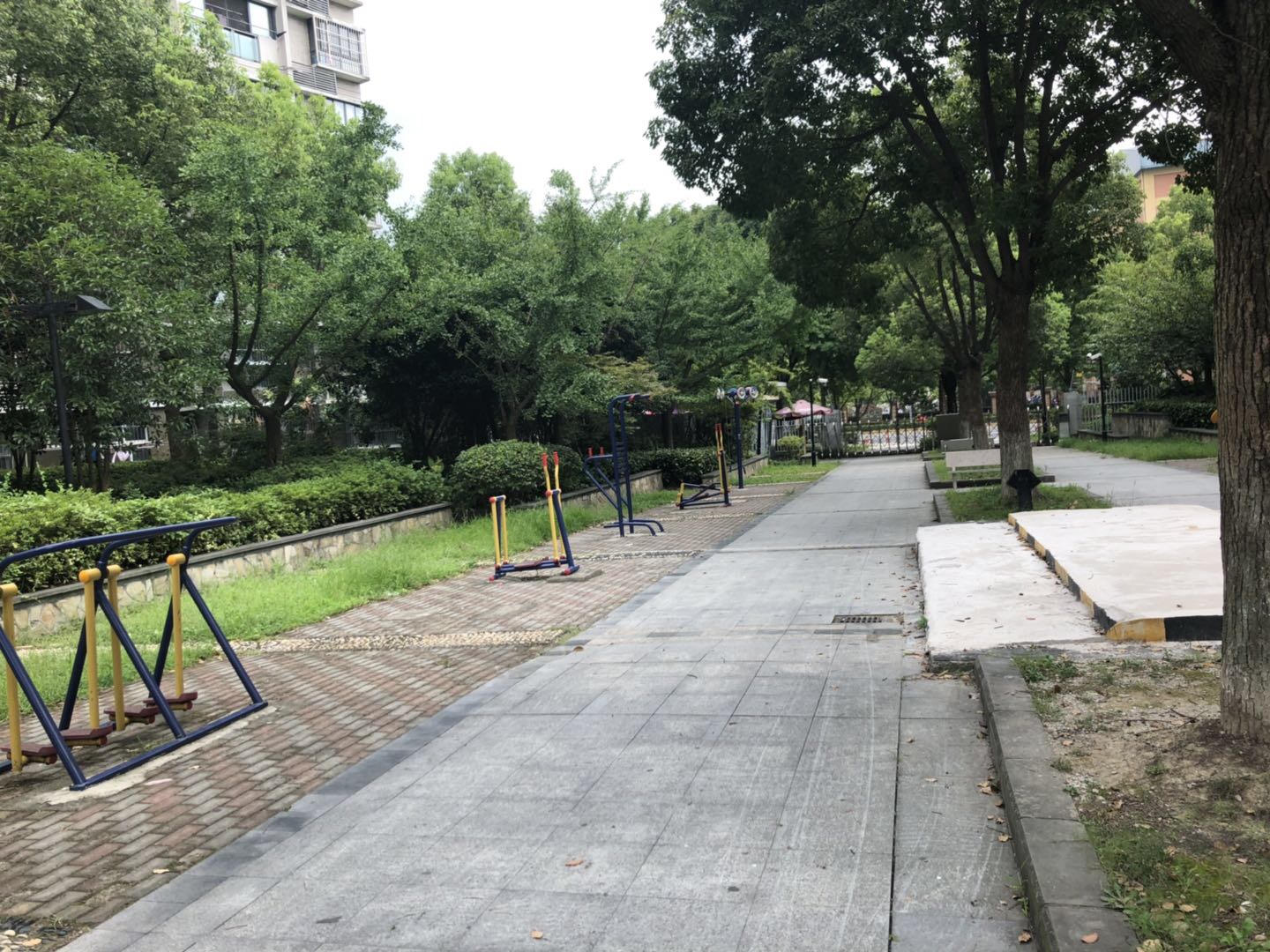 蓮花路755弄健身點