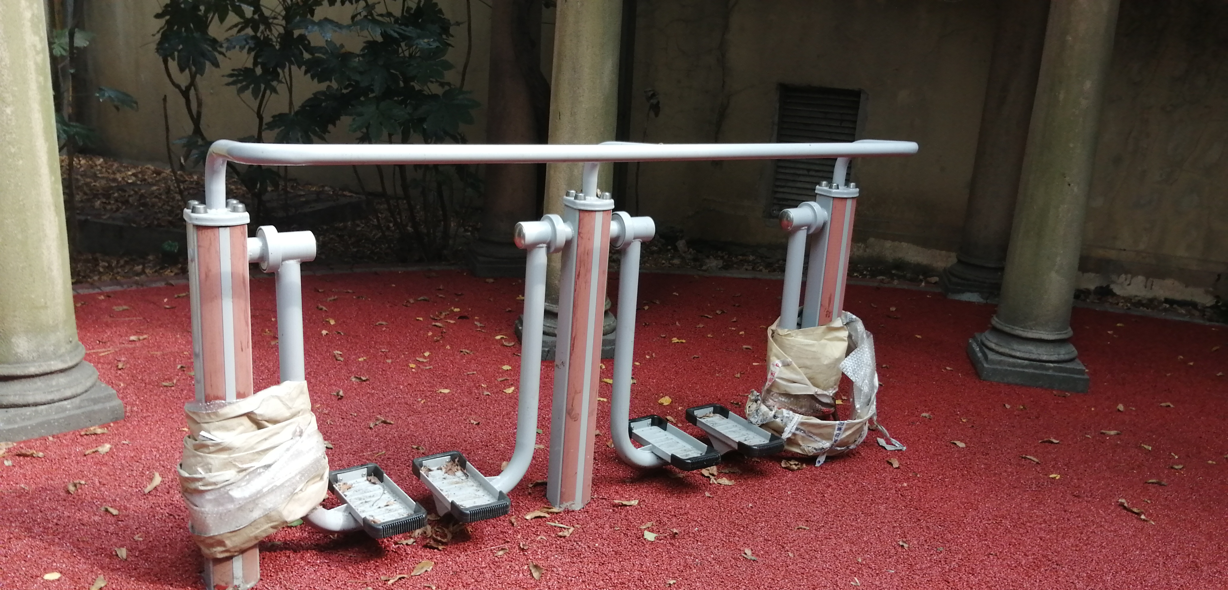 雙位太空漫步機