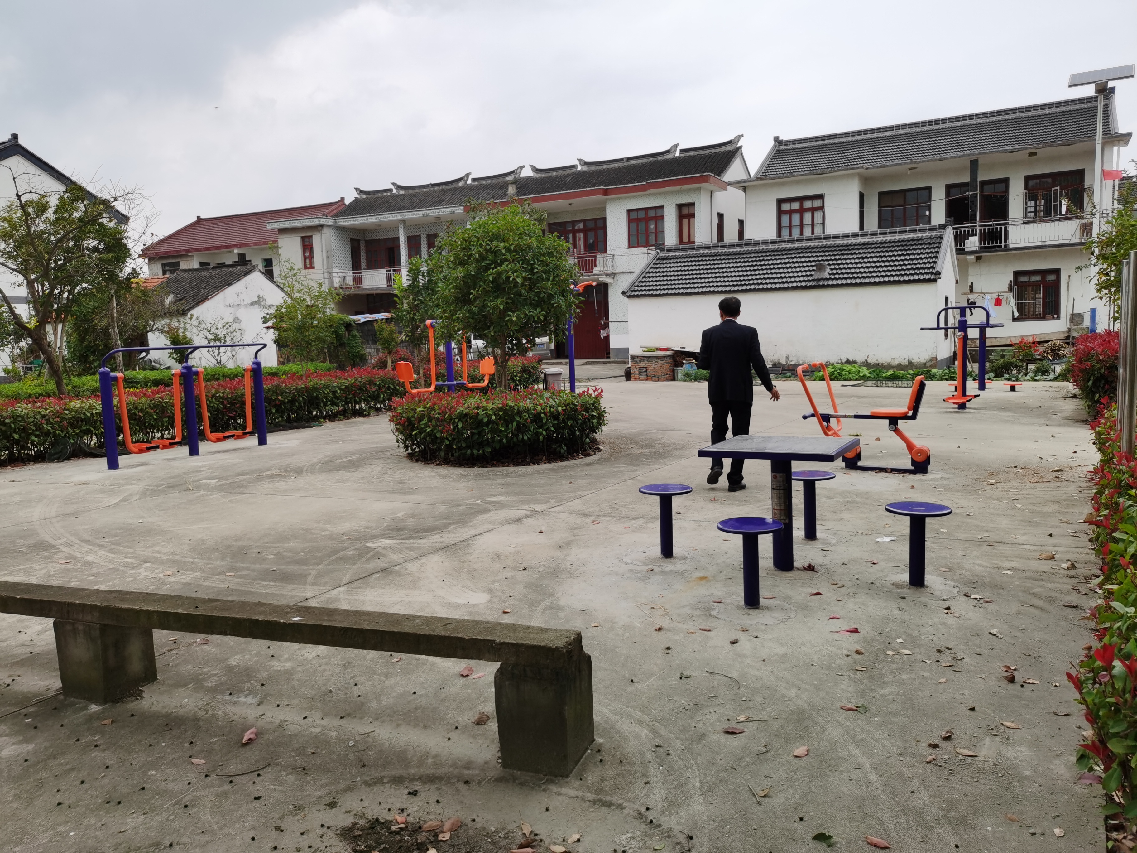 華浦社區(qū)盈浦公寓健身苑點