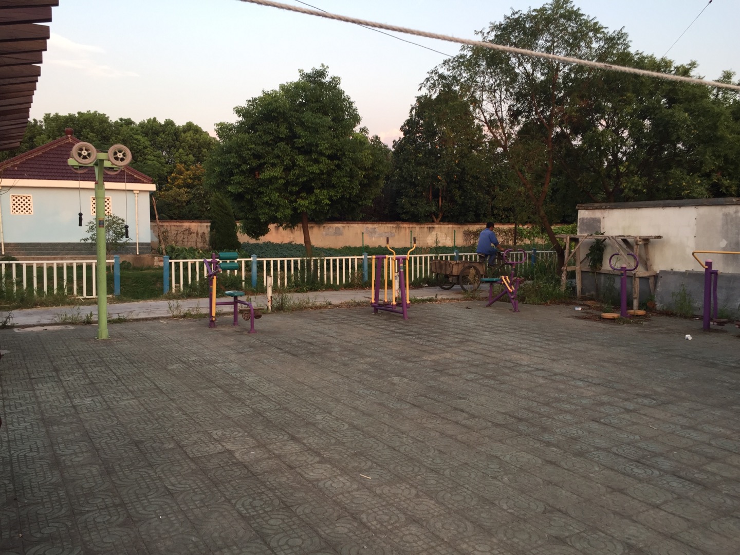 新陸村樓下健身點