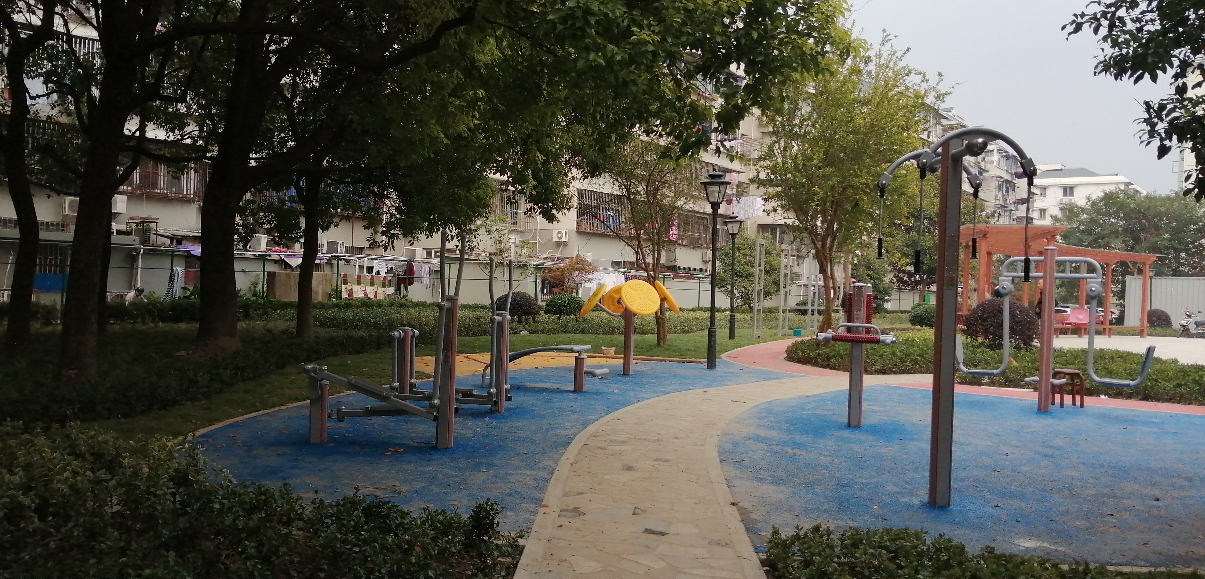 靜安區彭浦新村街道臨汾路1515弄居委健身點