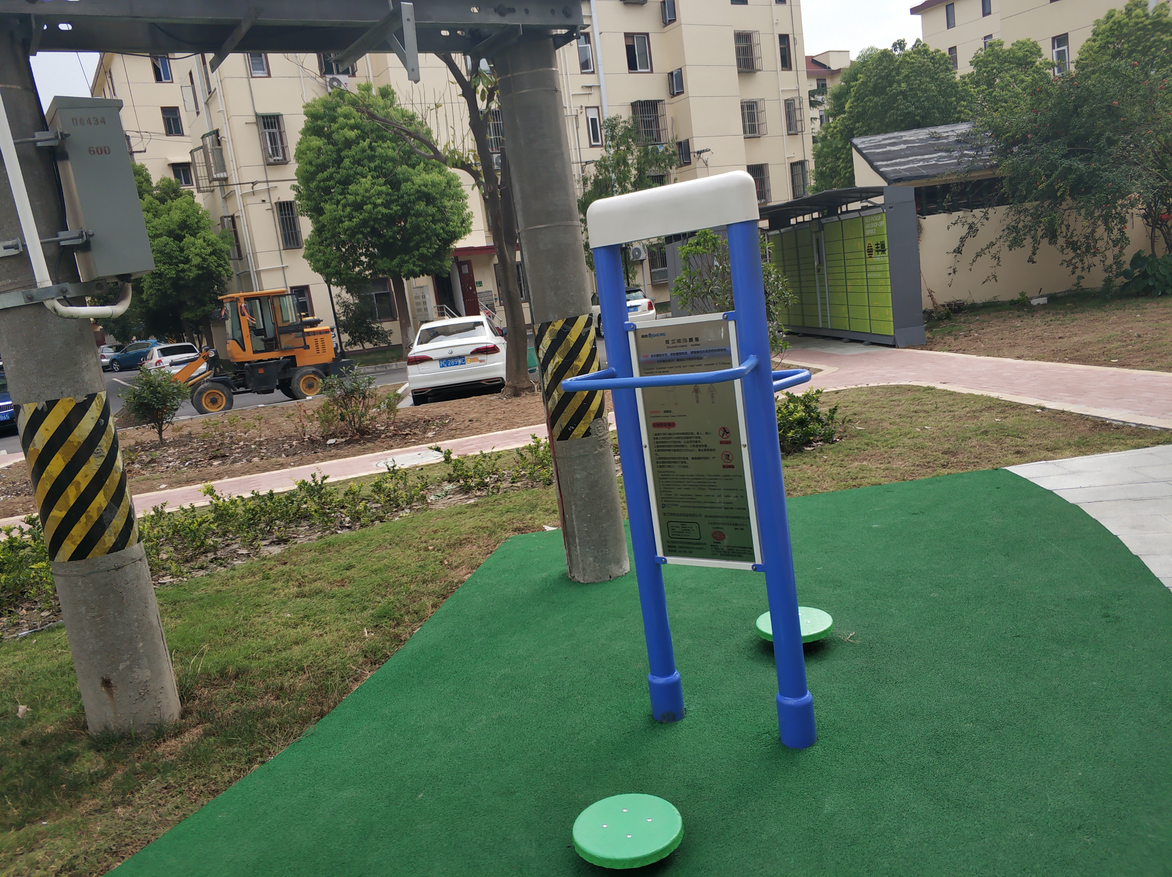 雙立柱扭腰器 雙立柱扭腰器