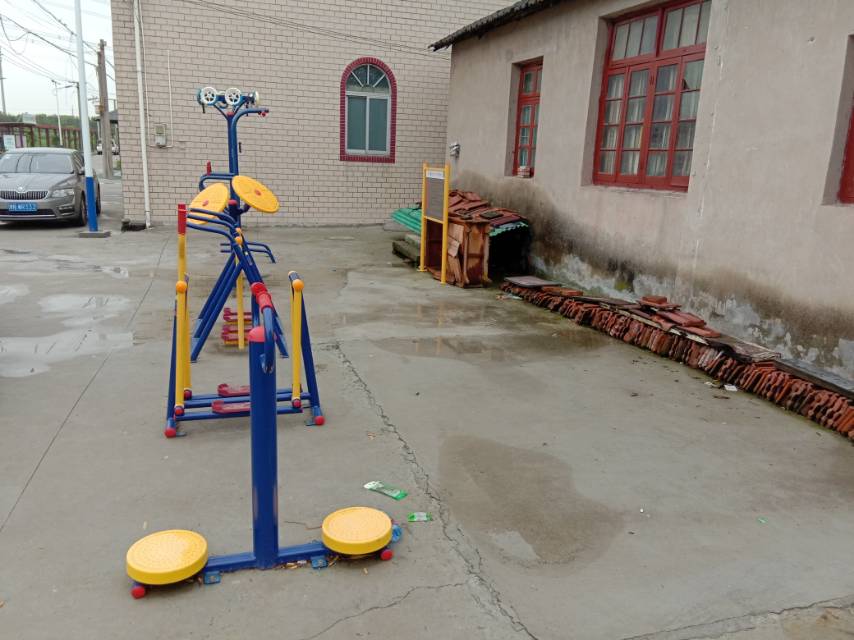 外岡鎮(zhèn)望新村石泥組健身點