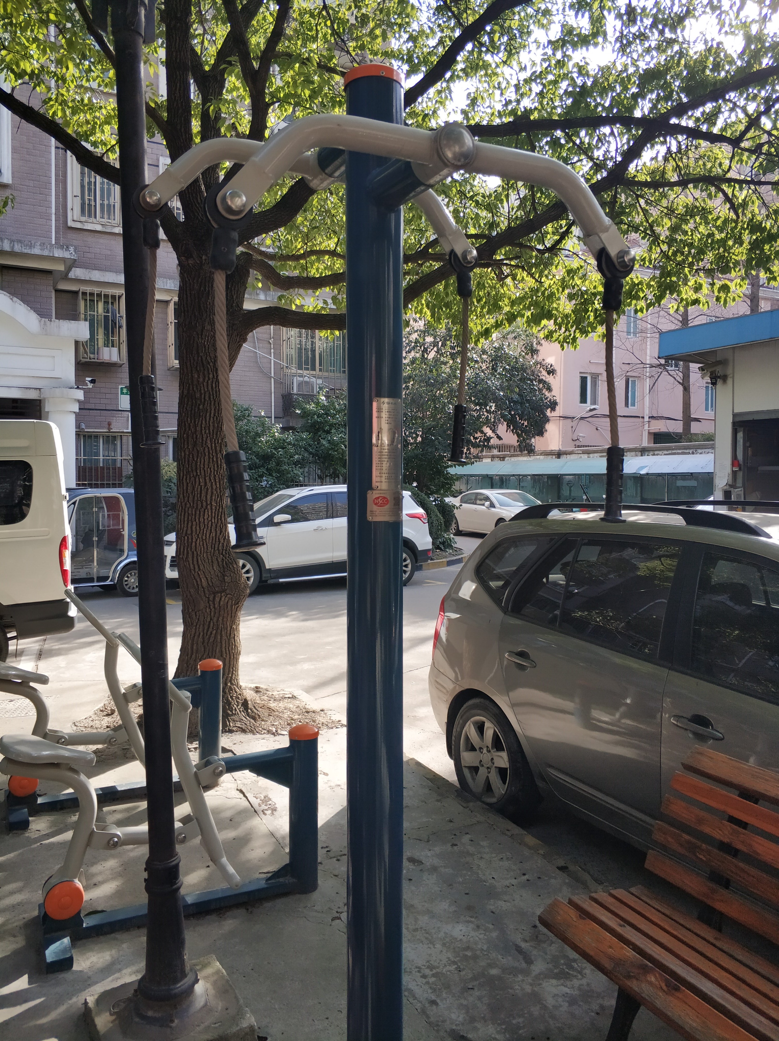 靜安區(qū)共和新路街道和樂居委健身點（平型關路68弄二）