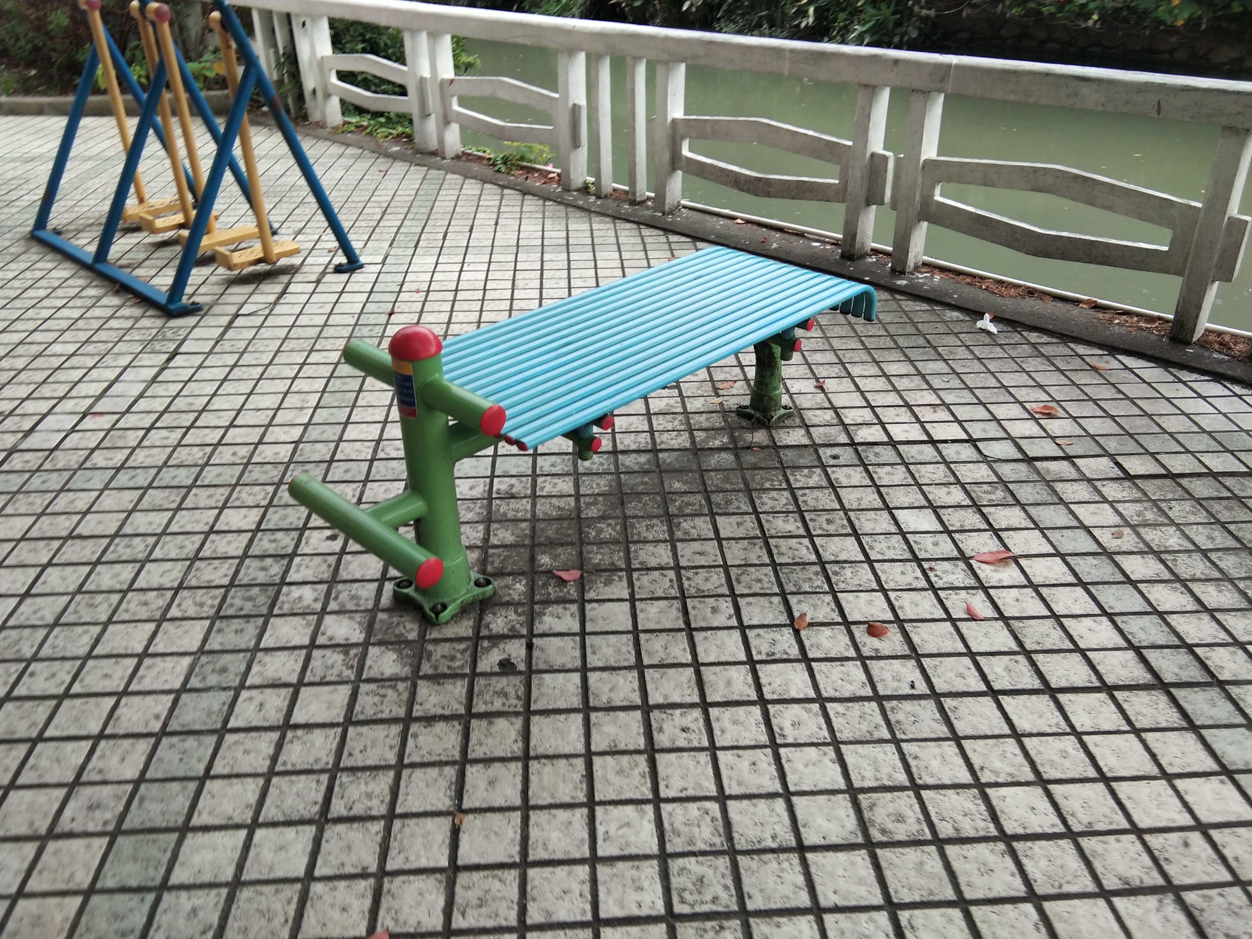 仰臥起坐板 仰臥起坐板