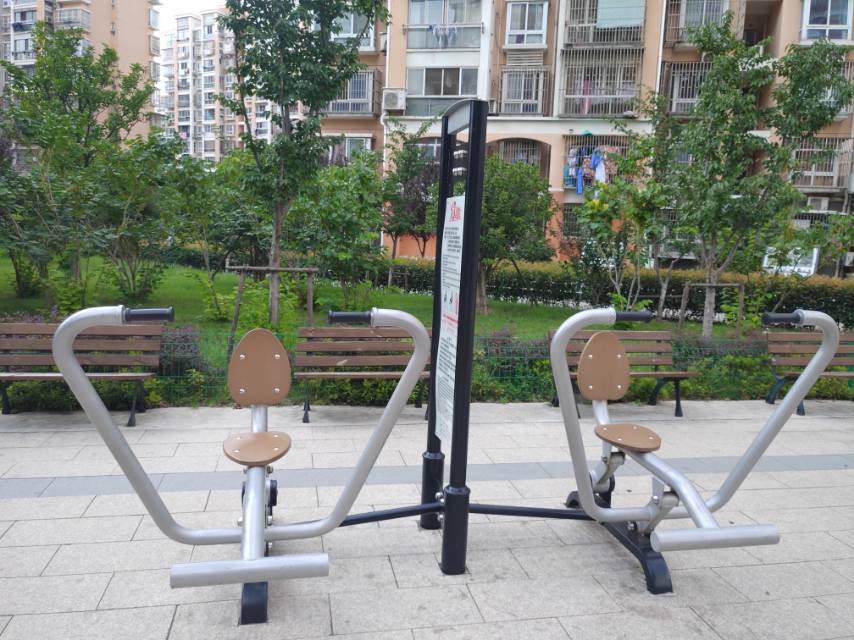 自重式劃船訓練器