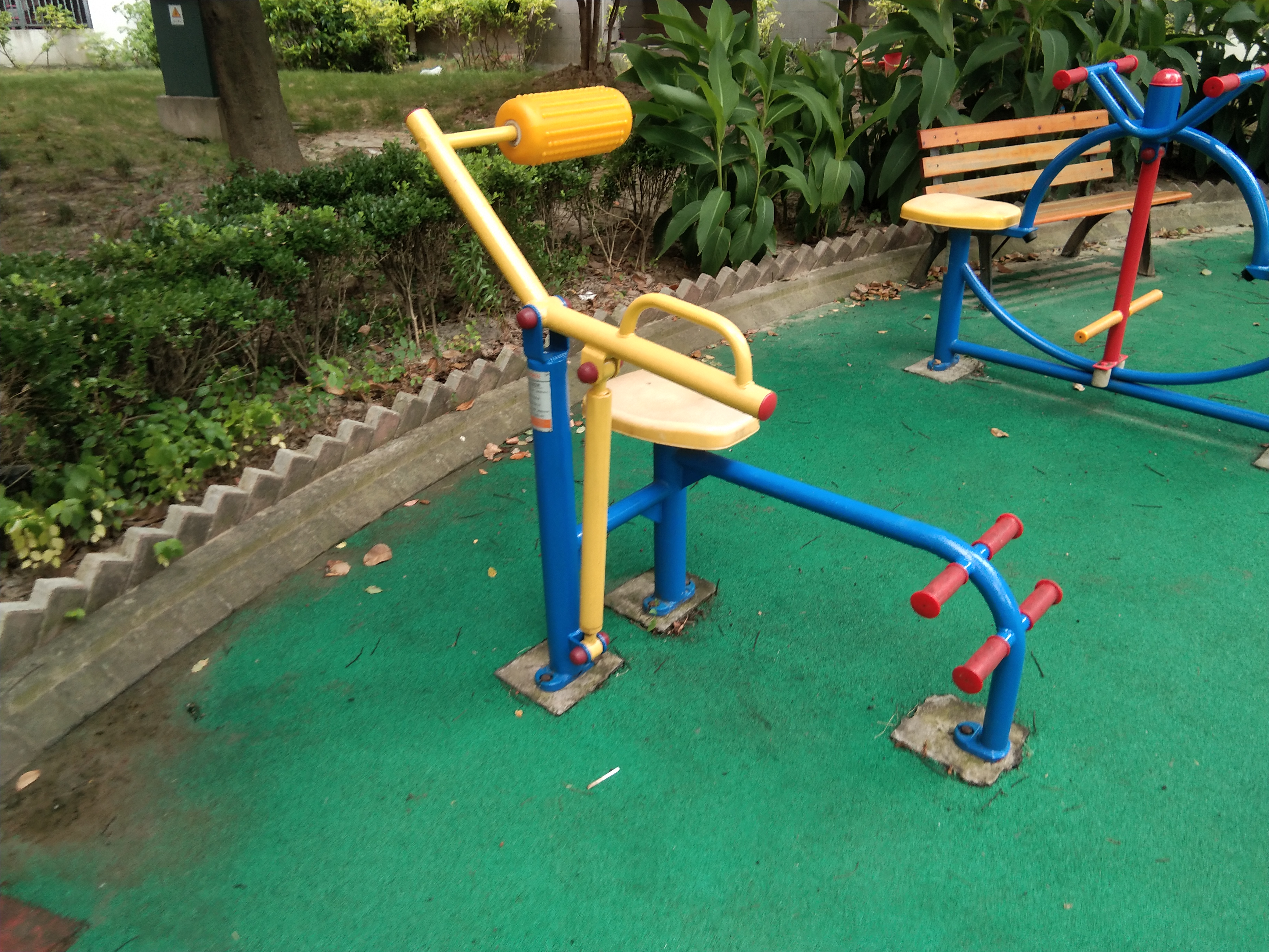 腹背鍛煉器 腹背鍛煉器