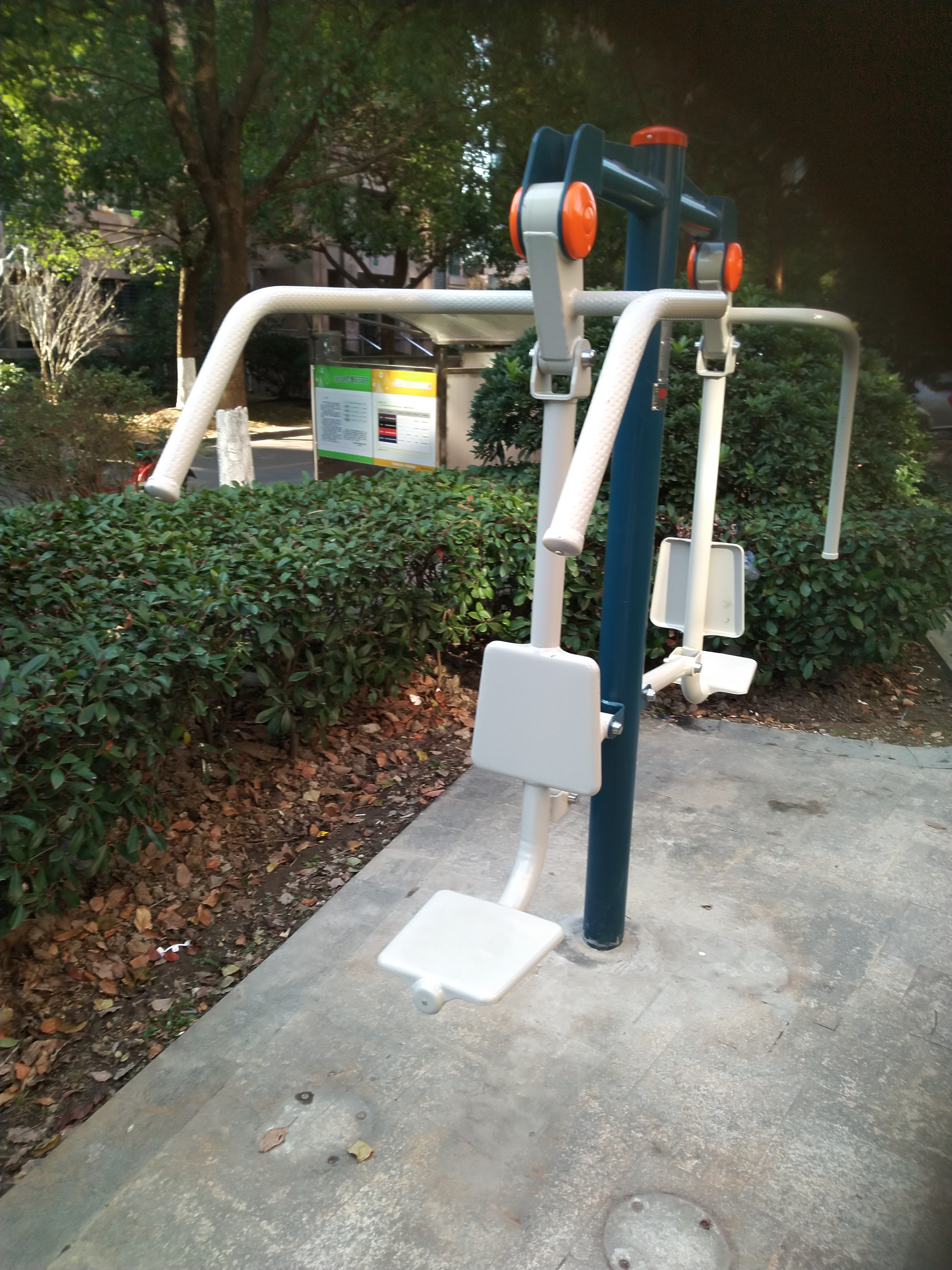 坐推訓練器 坐推訓練器