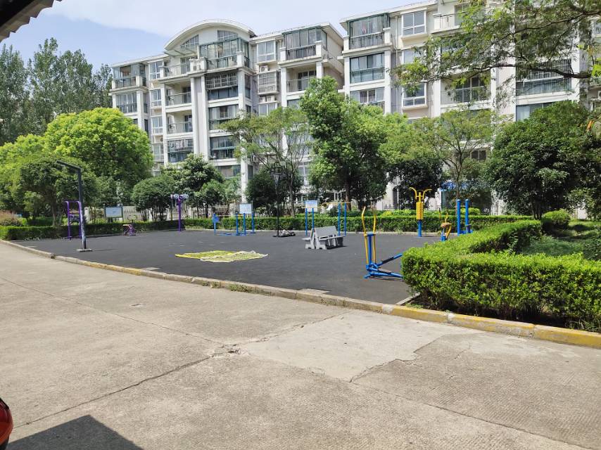 寶菊社區(qū)西南角健身點