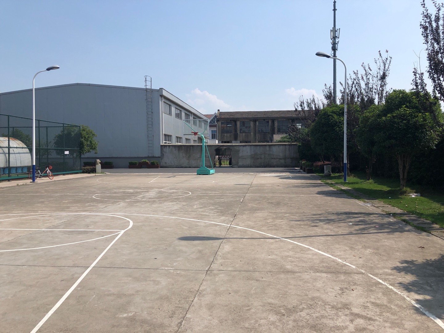 馬橋鎮民主村籃球場