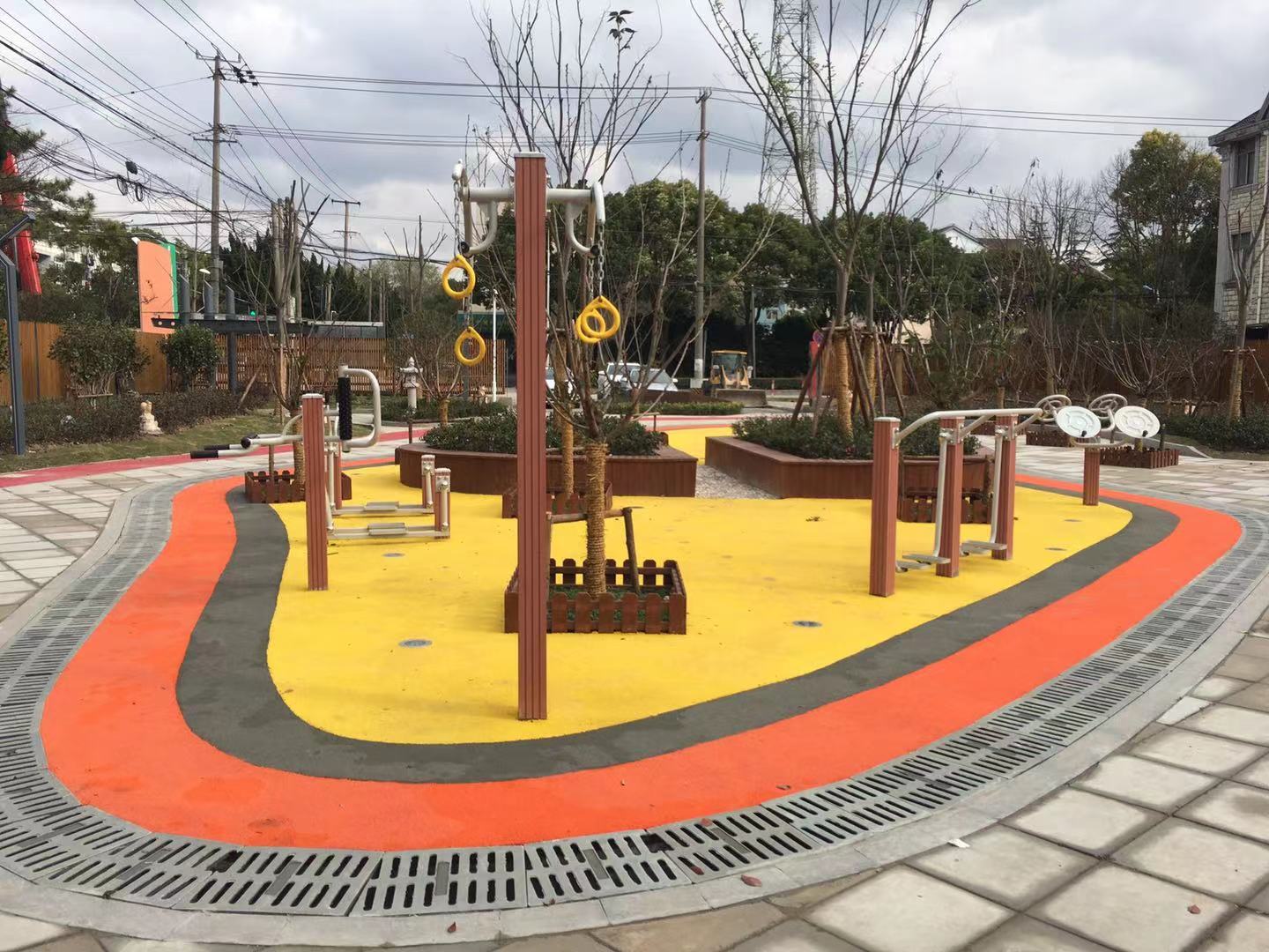 東場社區(qū)休閑廣場健身點