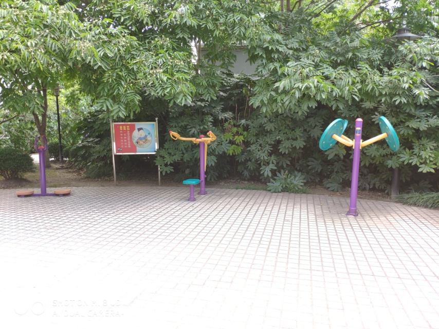 新月翡翠園綠地健身點