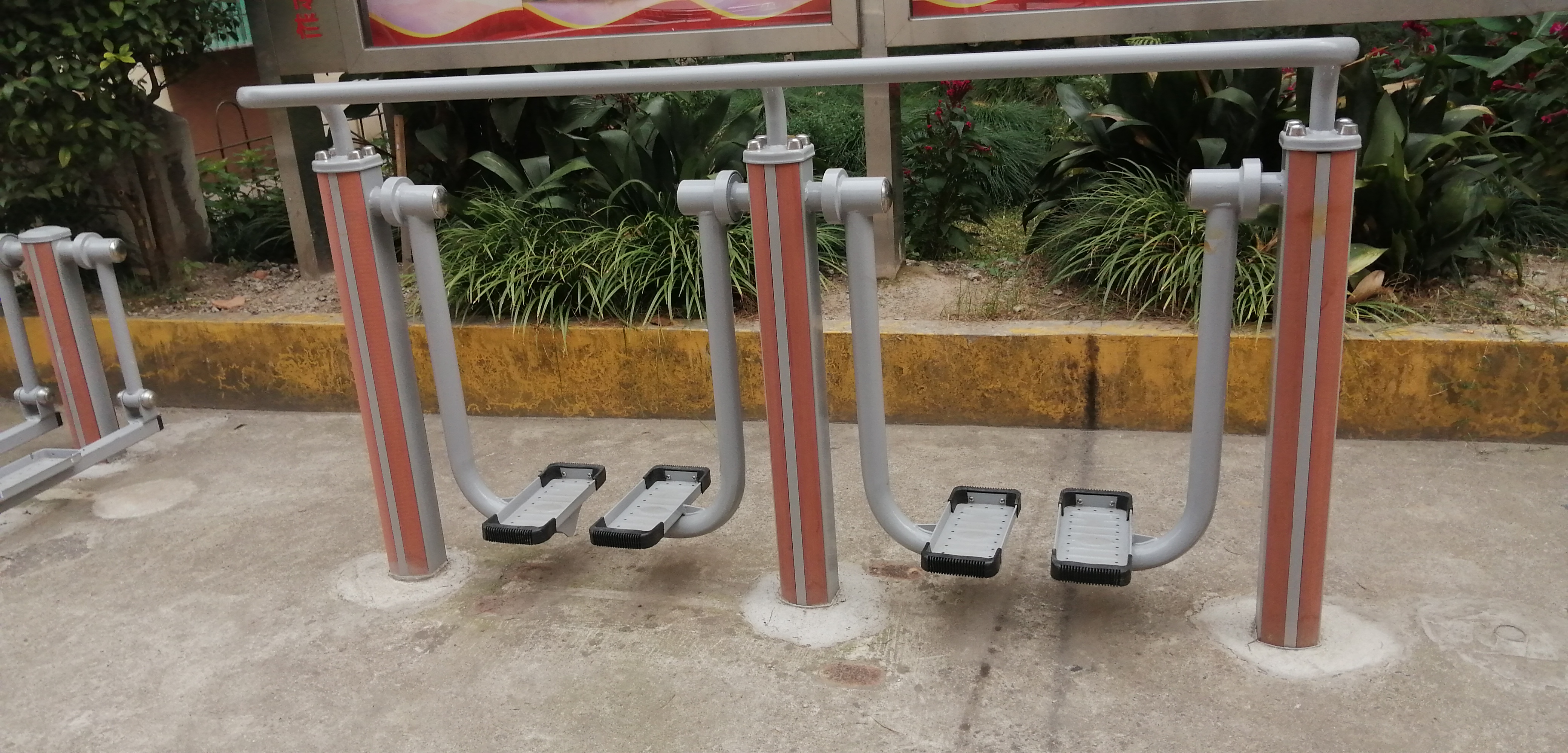 雙位太空漫步機