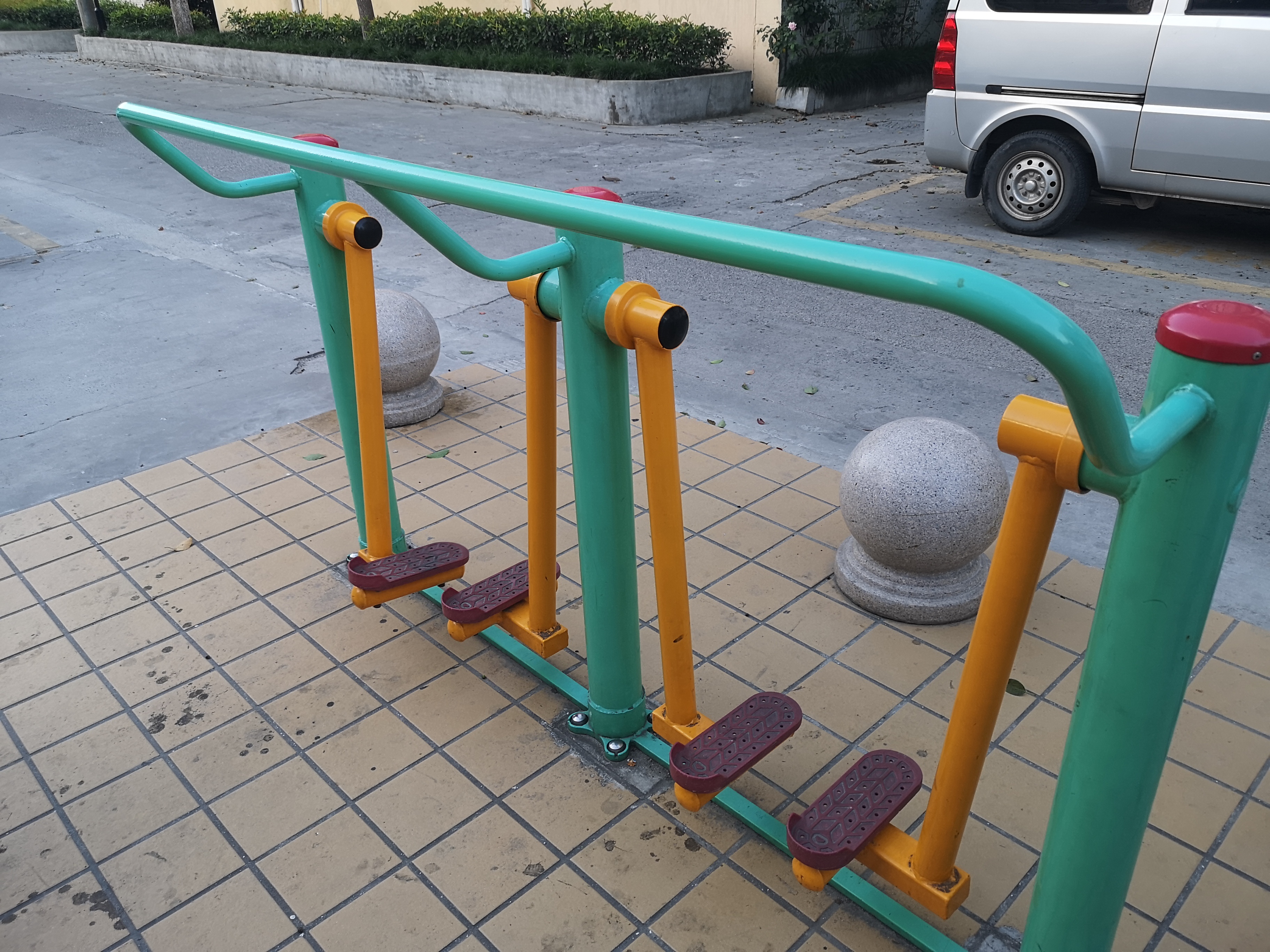 兩聯漫步機 兩聯漫步機