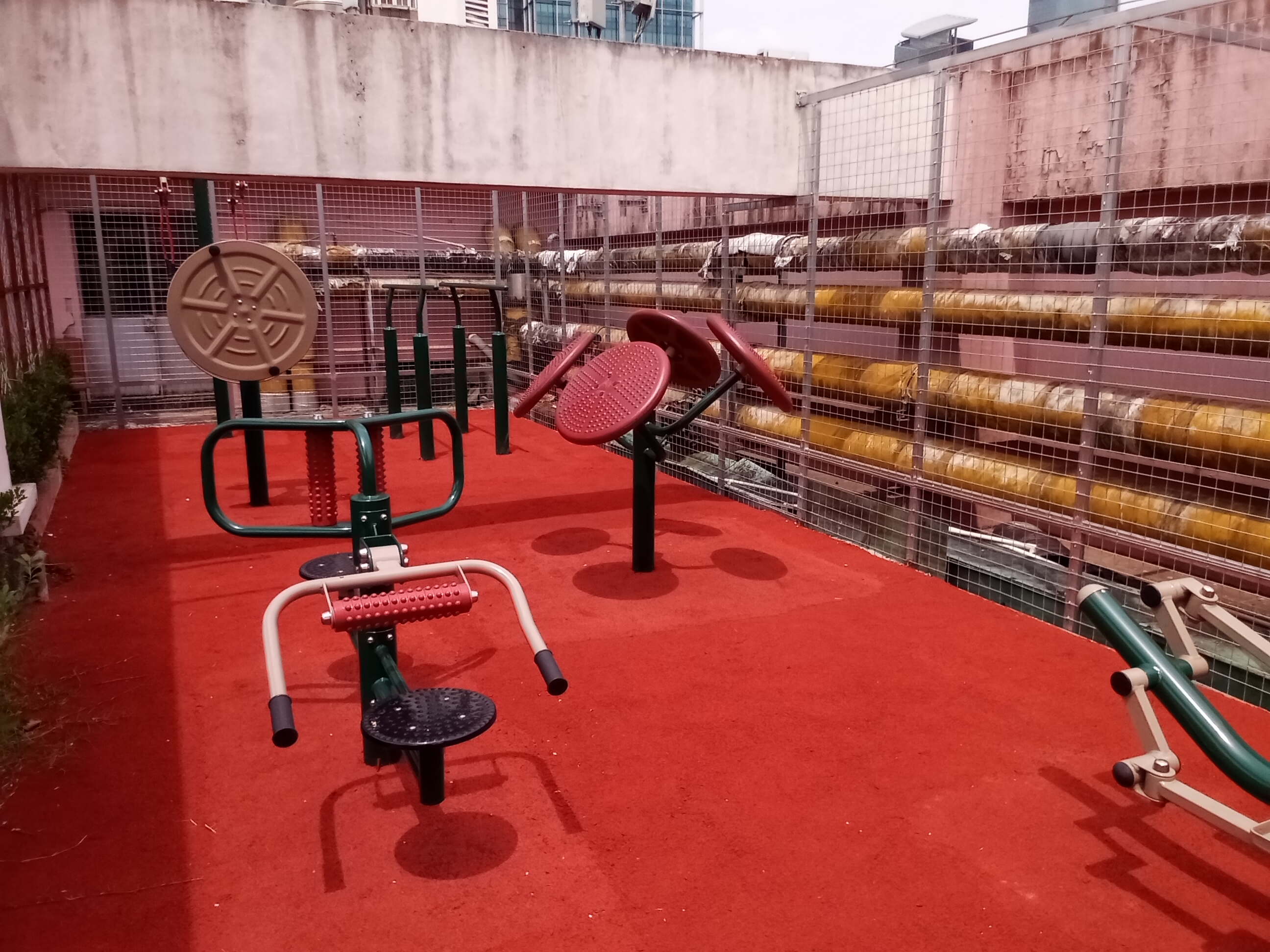 靜安區(qū)南京西路街道延中居委健身點(diǎn)（富民路89號(hào)4樓）