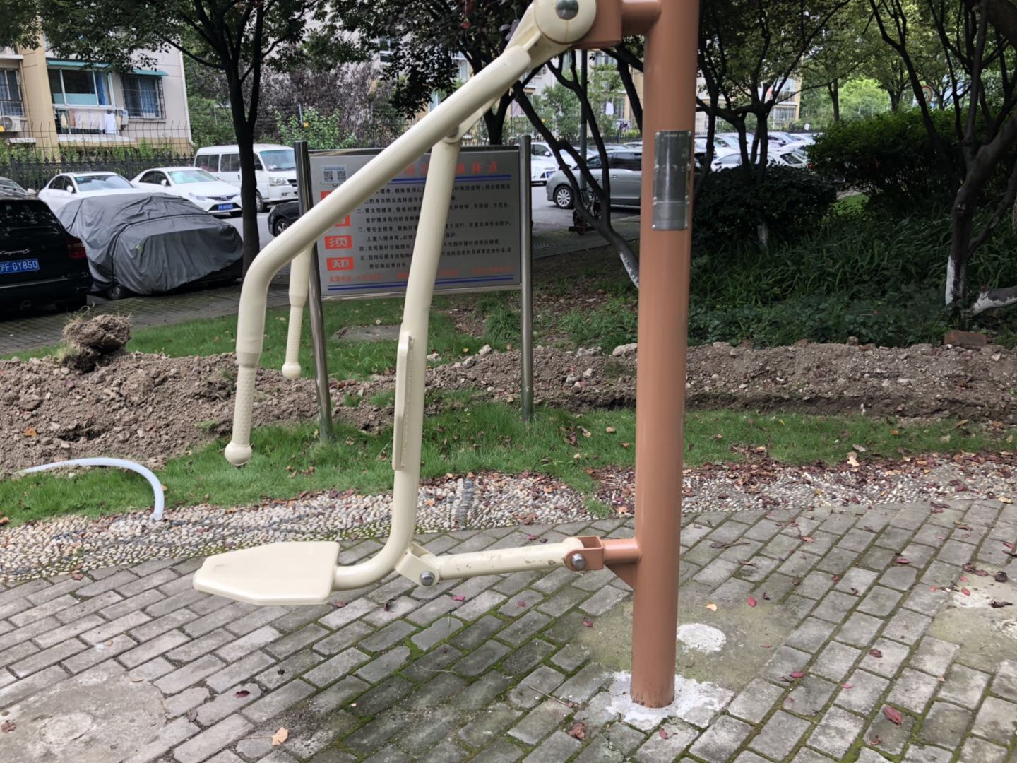 坐推訓練器 坐推訓練器