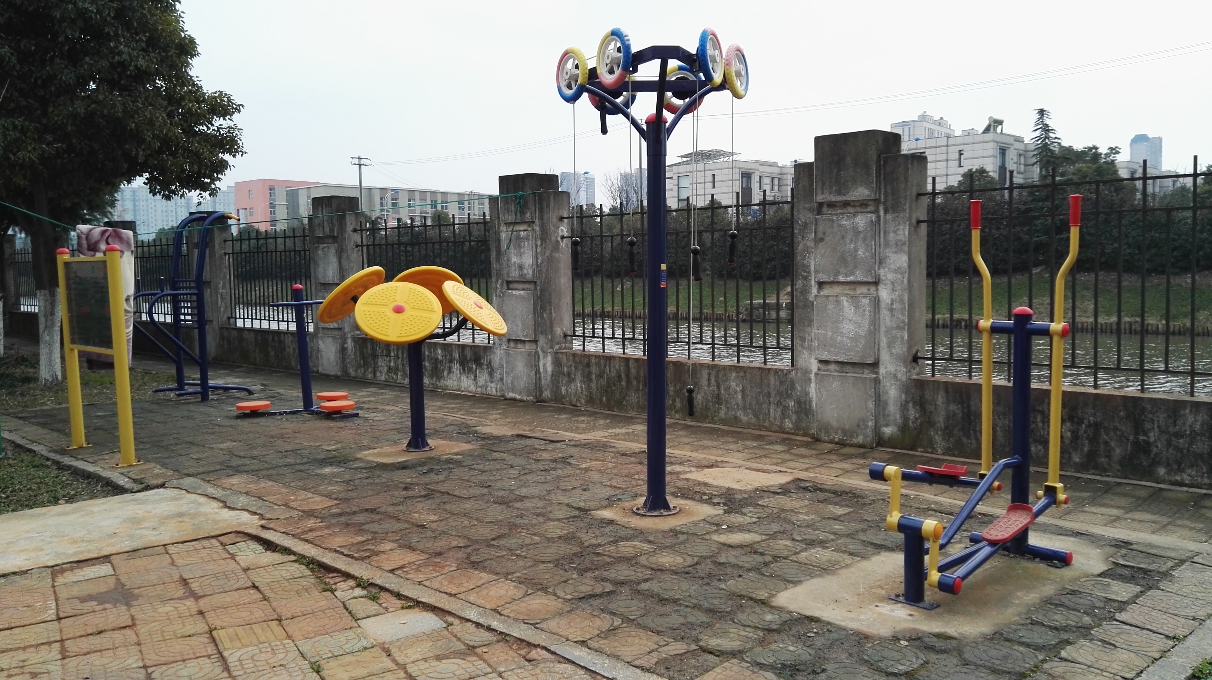 陽光苑三區健身點