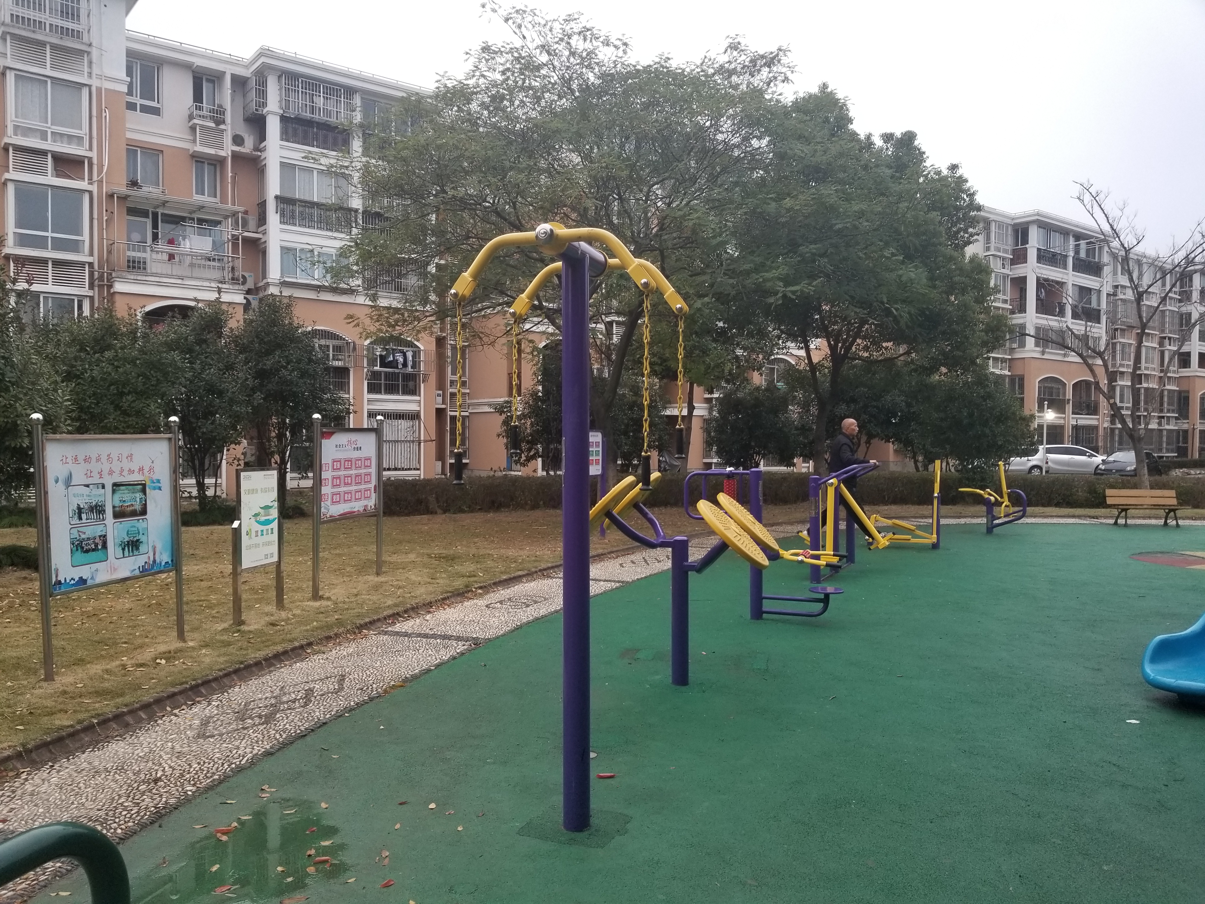 新苑居委健身點（二）