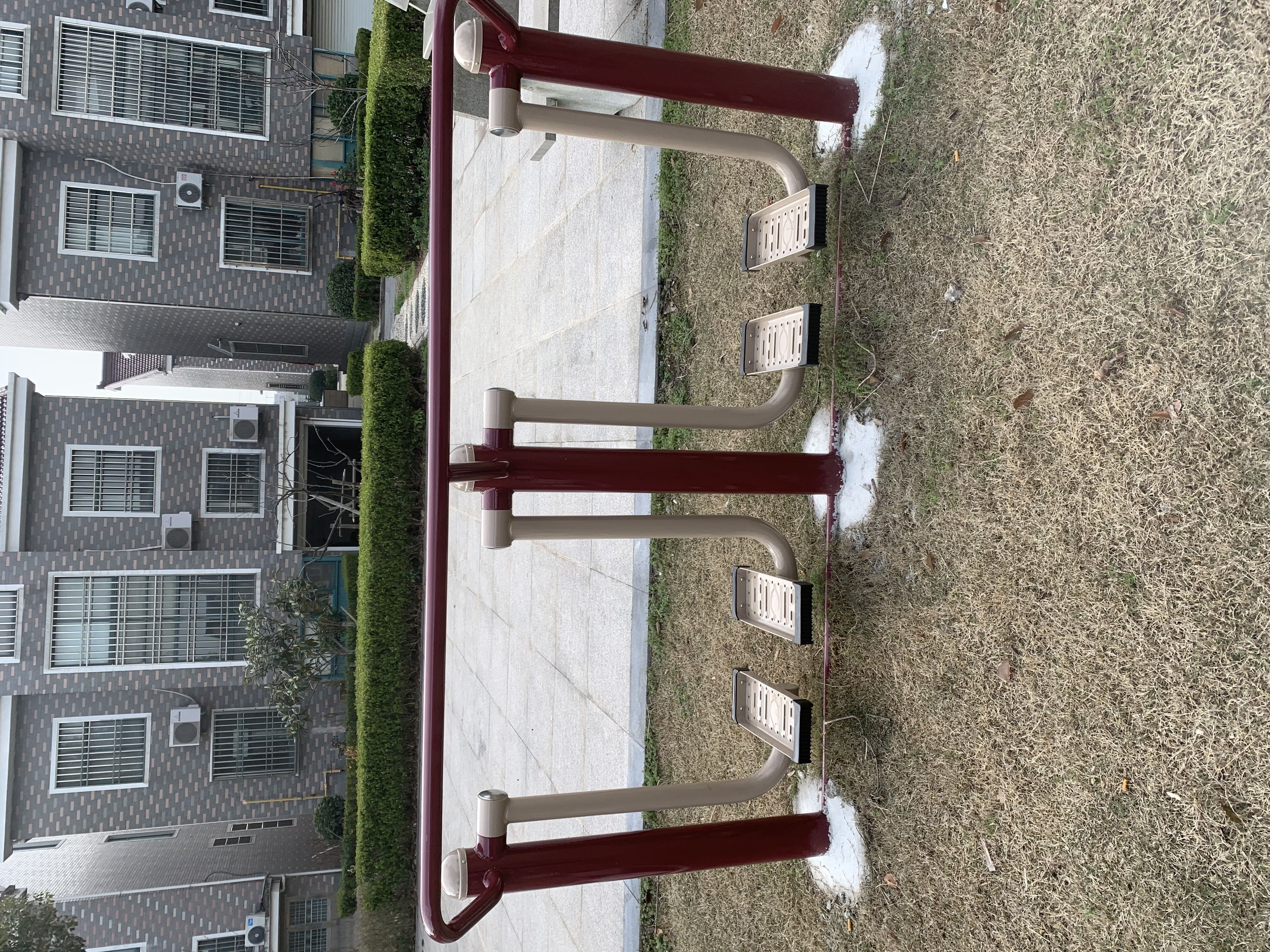 二位太空漫步機(jī)