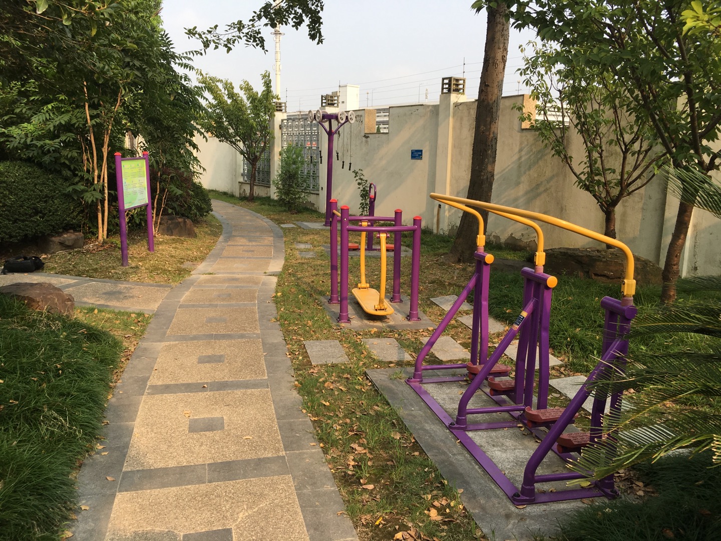 閔行區虹橋鎮明泉璞苑健身點