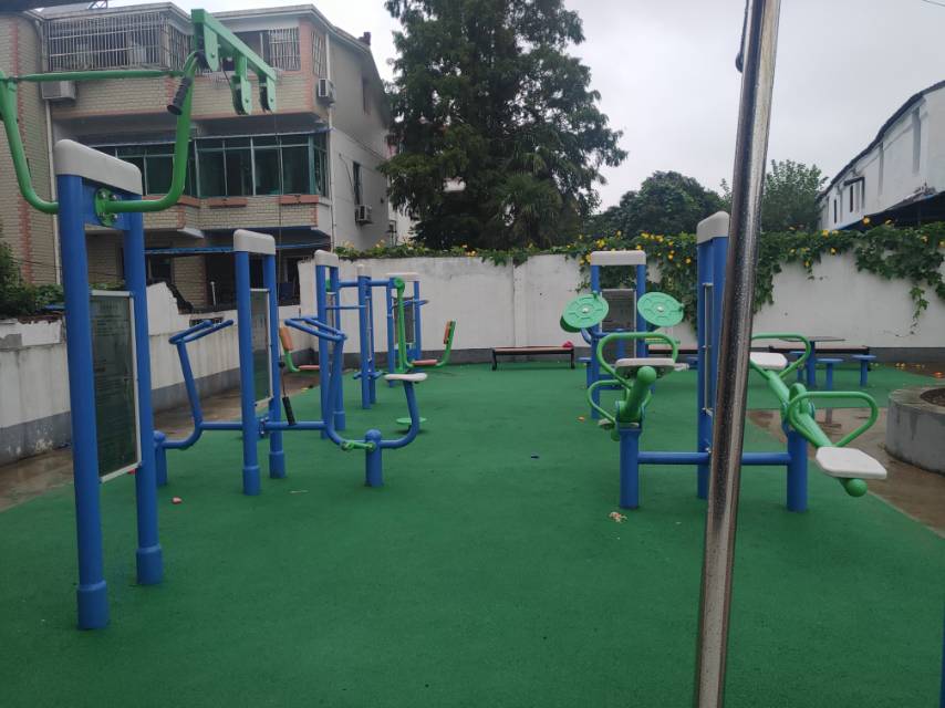 第一居委會鶴江路健身益智點