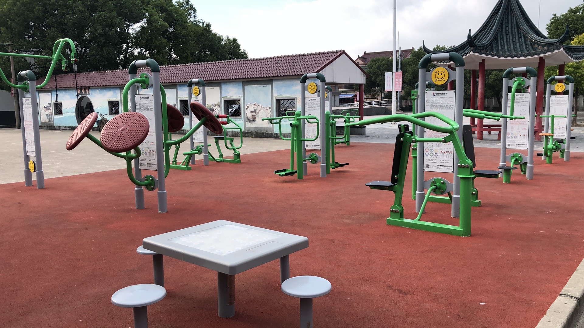 青村鎮光明社區廣場健身點