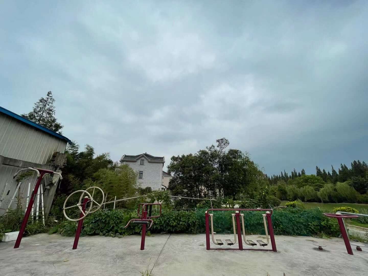 華亭鎮毛橋村4組健身點