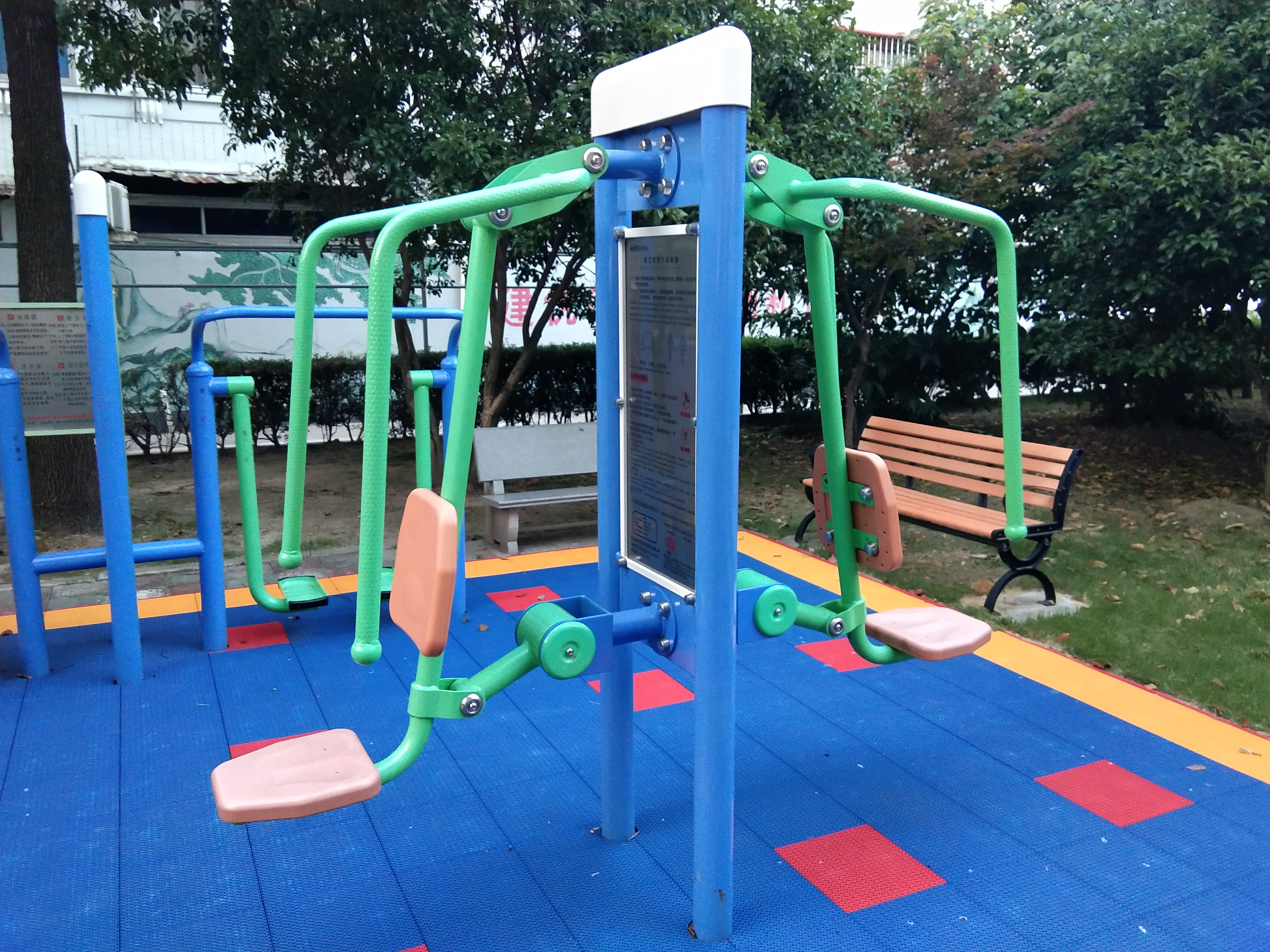 雙立柱前推訓練器