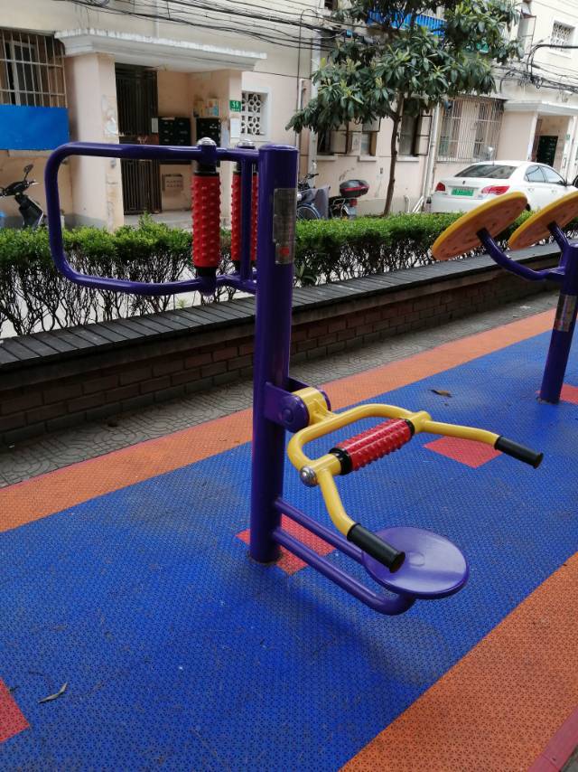 腰背按摩器 腰背按摩器