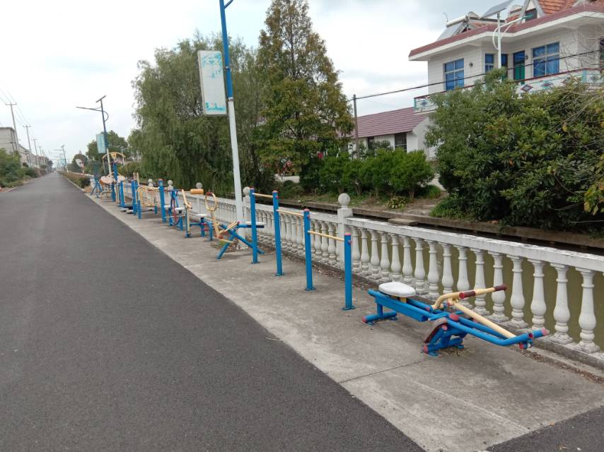 梅園村健身點2*