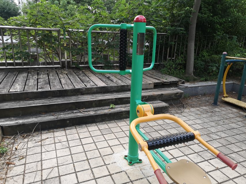 坐式腰背按摩器