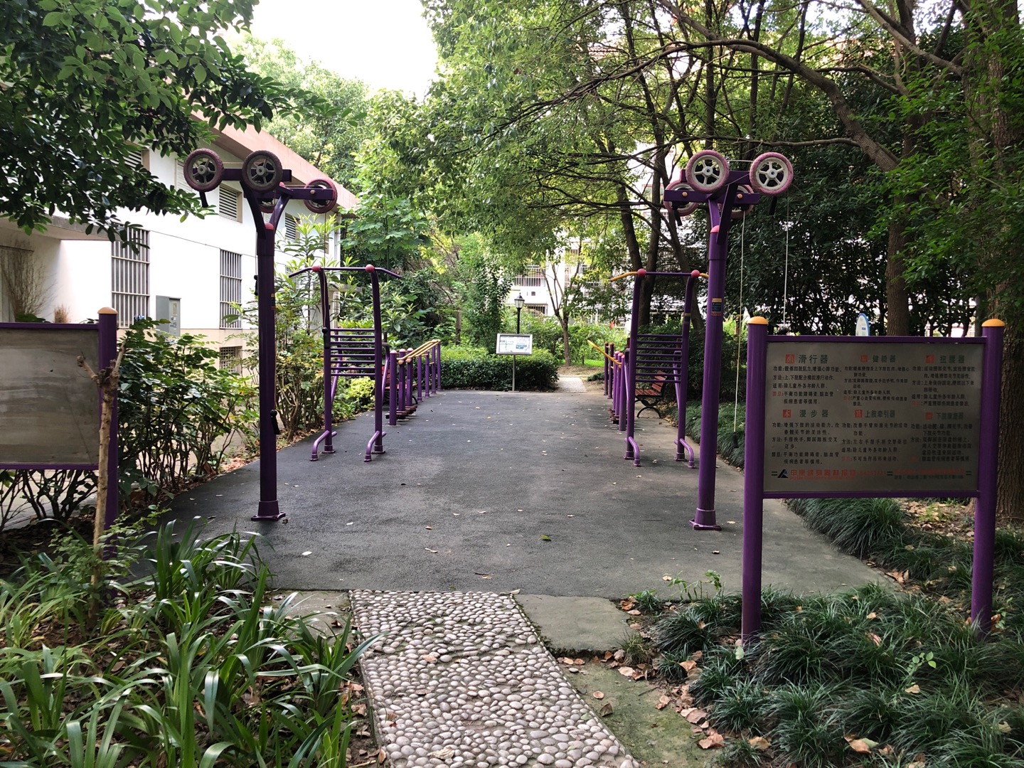 夏朵園居委B健身苑點