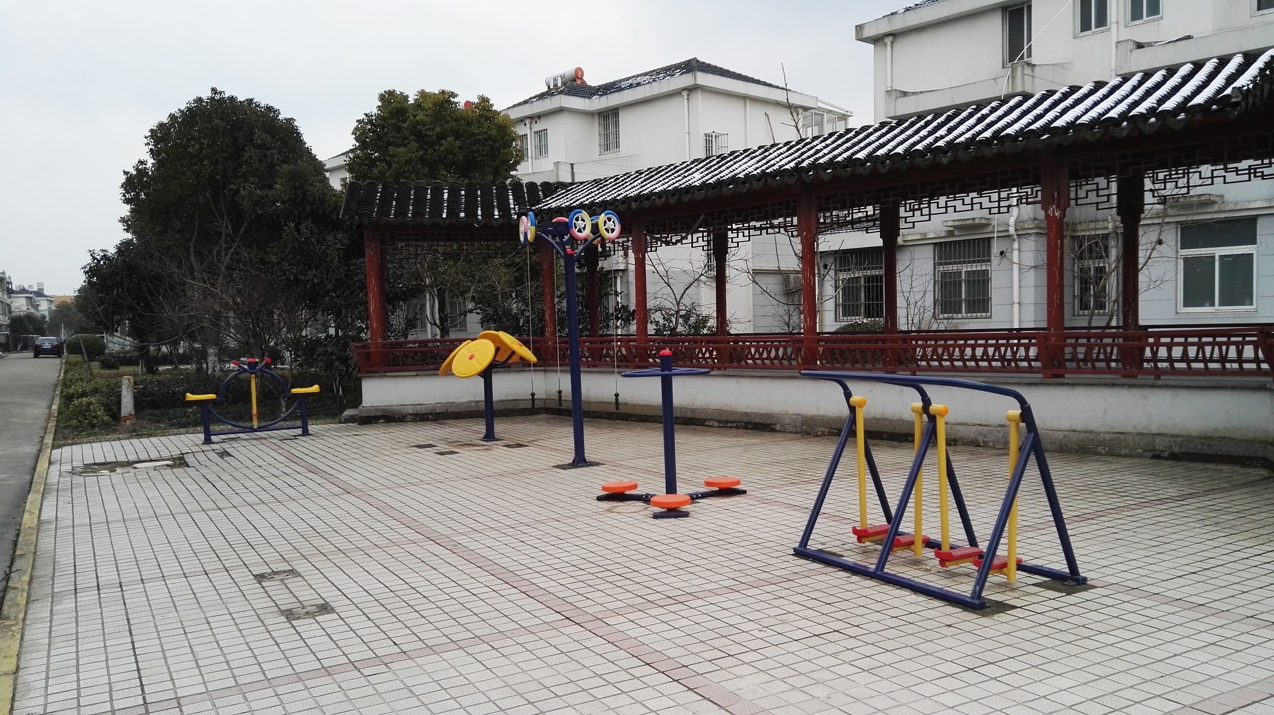 瀏翔花苑二號門健身點