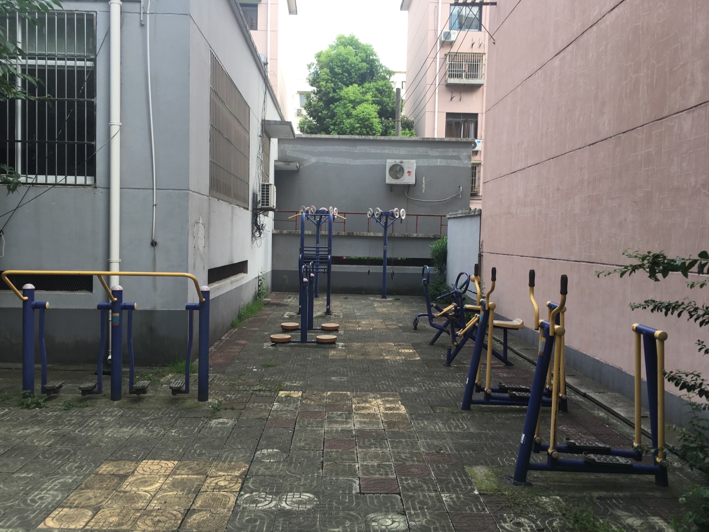 虹鹿二公寓健身點(diǎn)