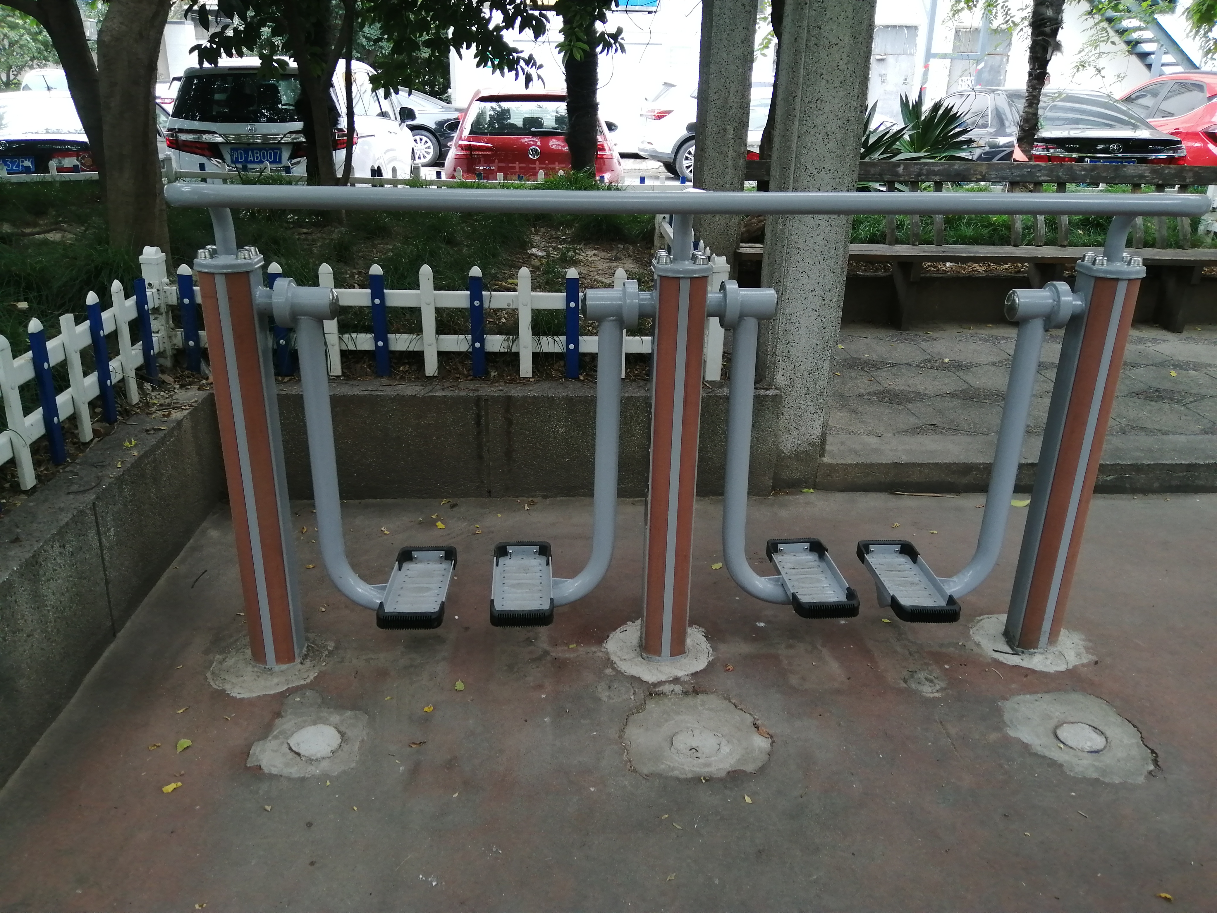 雙位太空漫步機(jī)