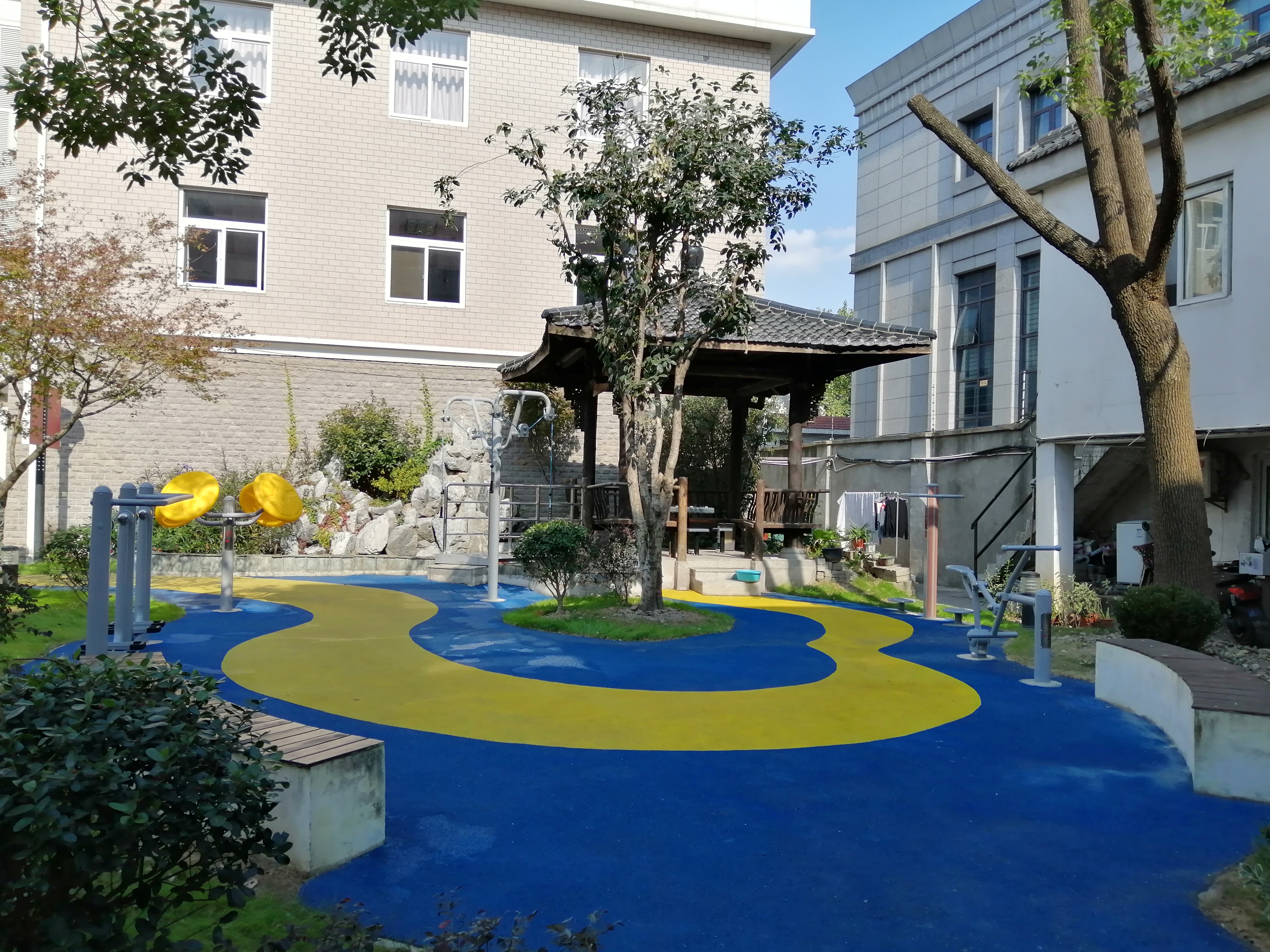 虹橋路2293號小區健身點