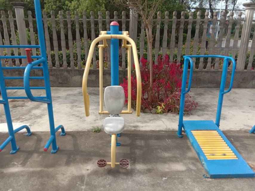 自重推胸器 自重推胸器