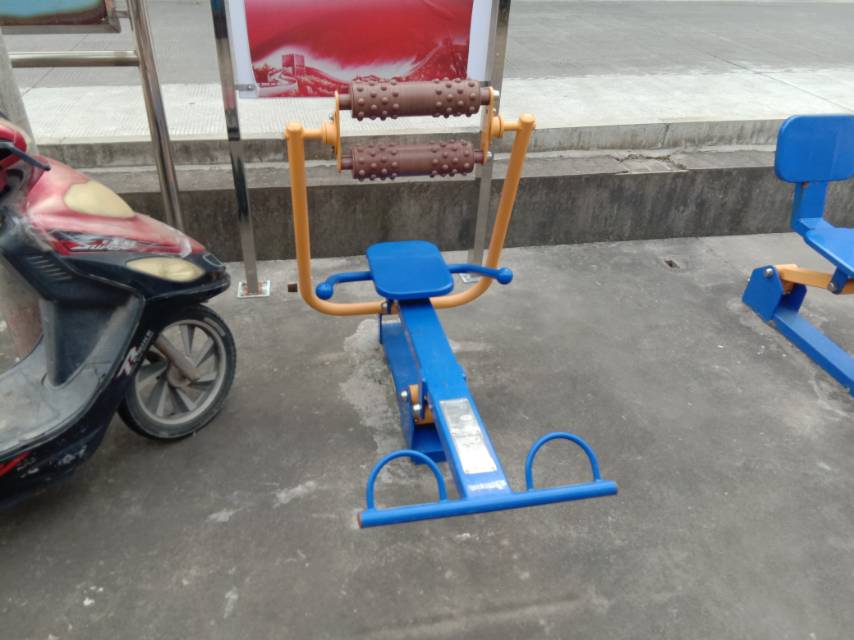 腹背屈伸訓練器