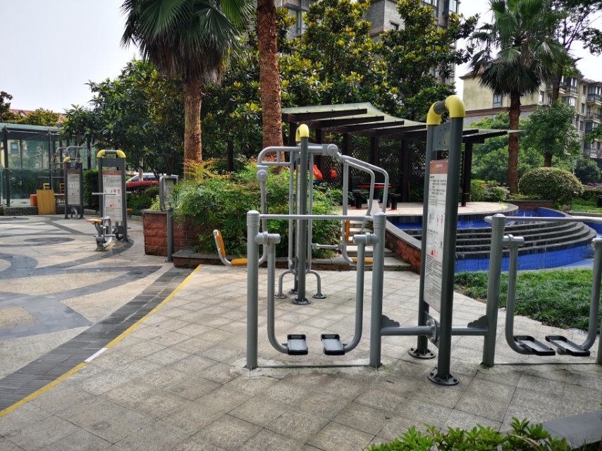金海街道恒盛澤豐路89號健身點