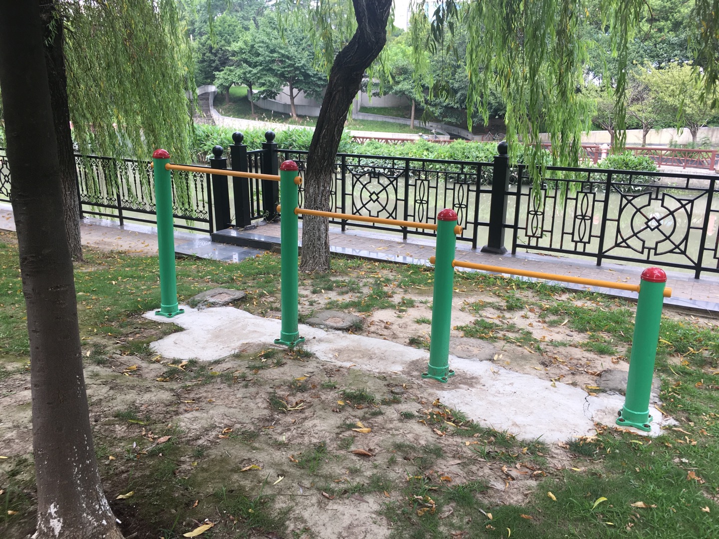 多聯壓腿架 多聯壓腿架