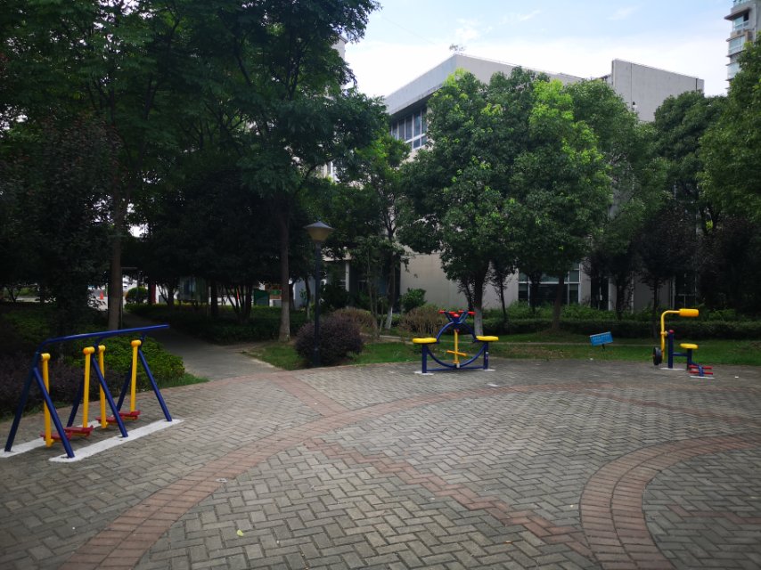 虹梅景苑一街坊健身點