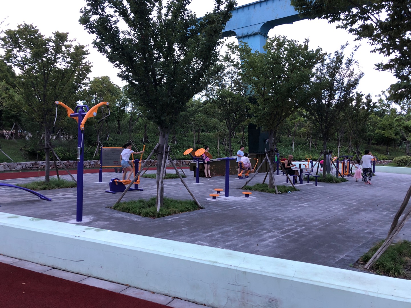 江橋鎮幸福村周家灘市民益智健身點