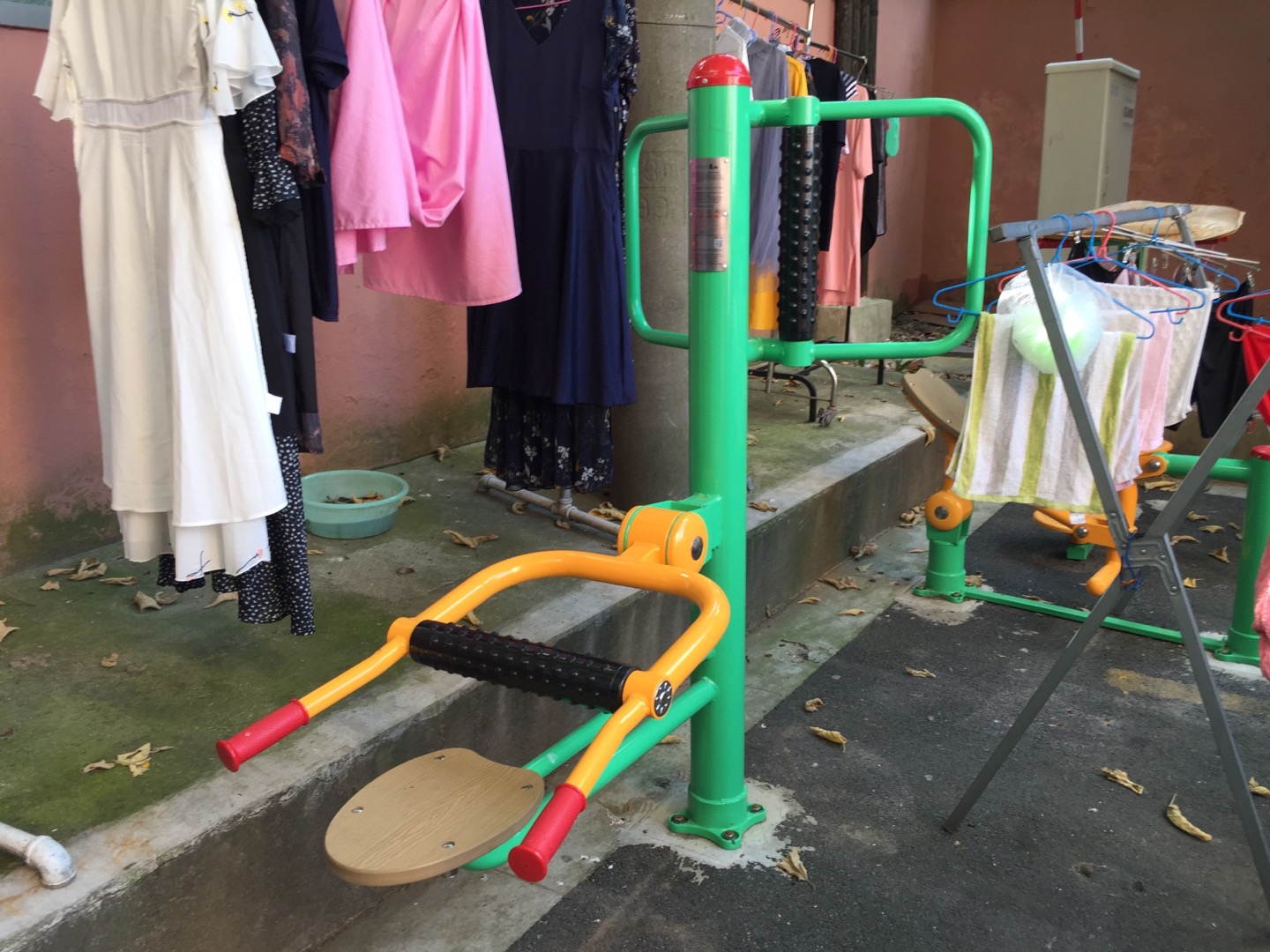 坐式腰背按摩器 坐式腰背按摩器