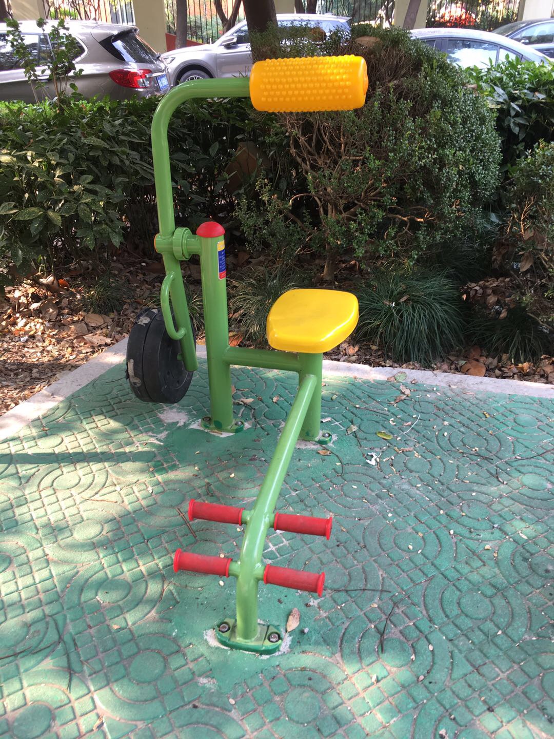 自重腹背鍛煉器