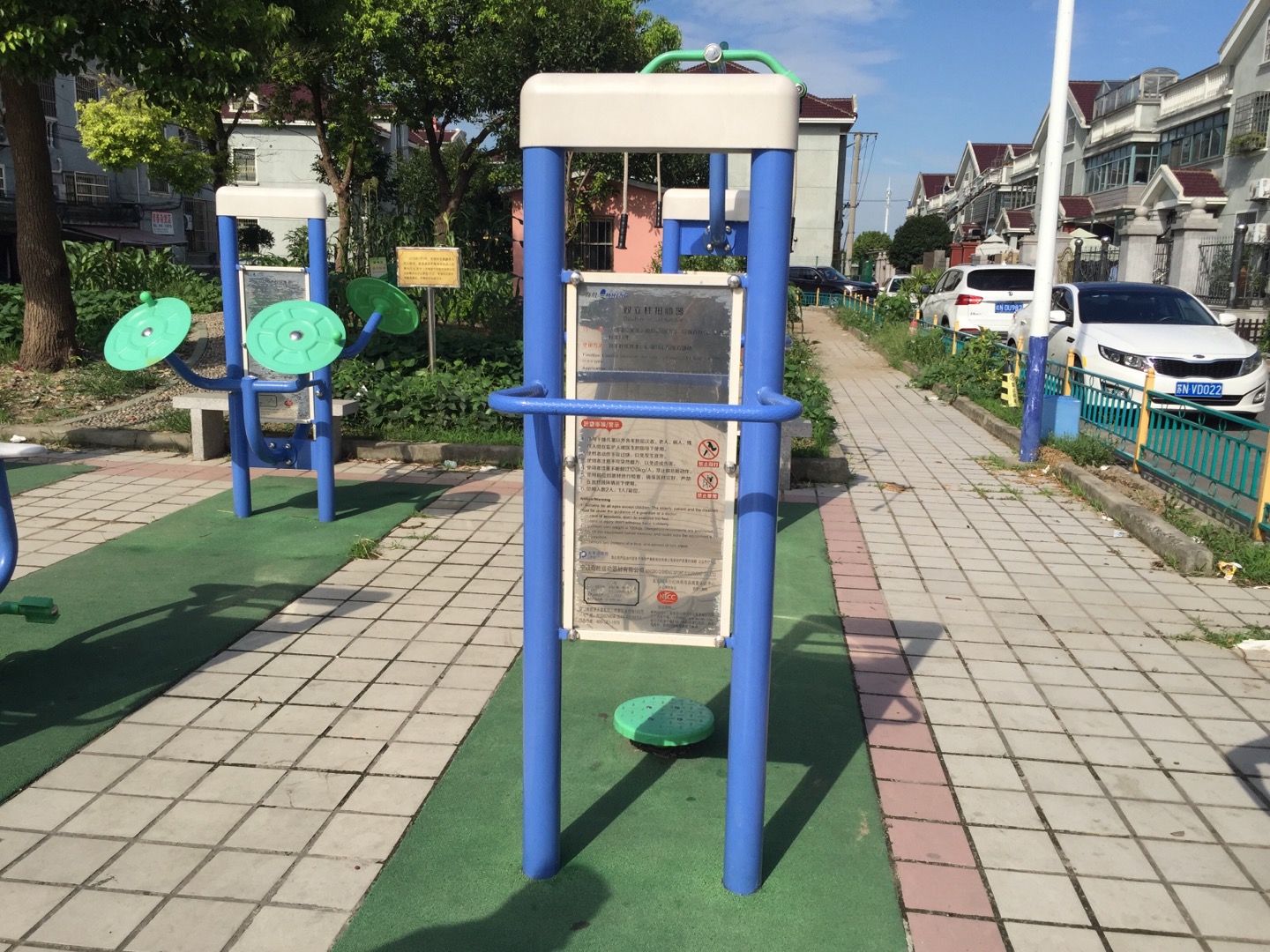 雙立柱扭腰器 雙立柱扭腰器