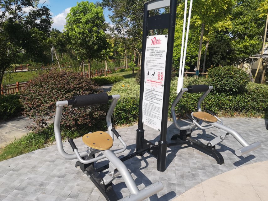 自重式背部訓練器 自重式背部訓練器