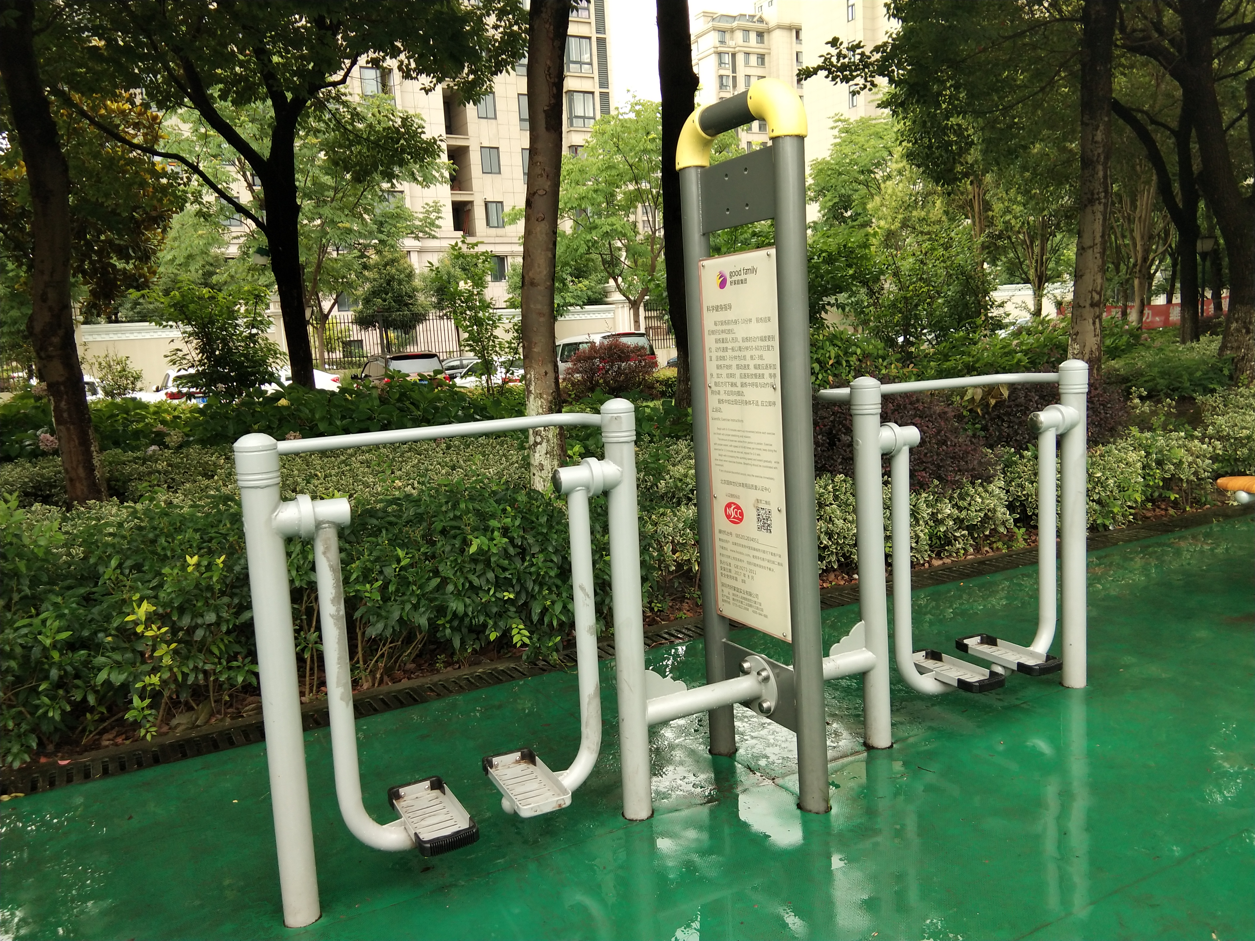 雙位太空漫步機