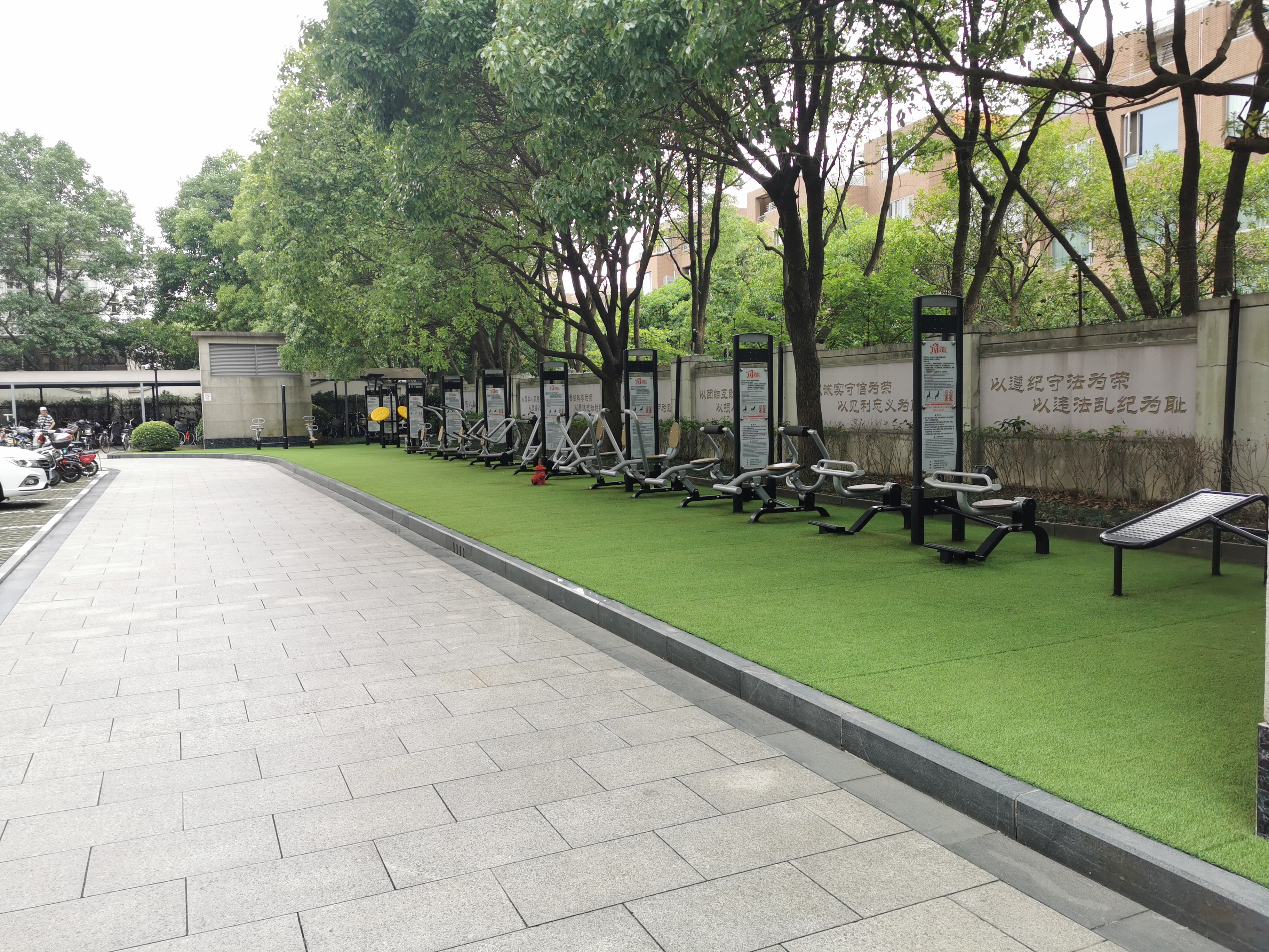 中春路居委健身苑點A