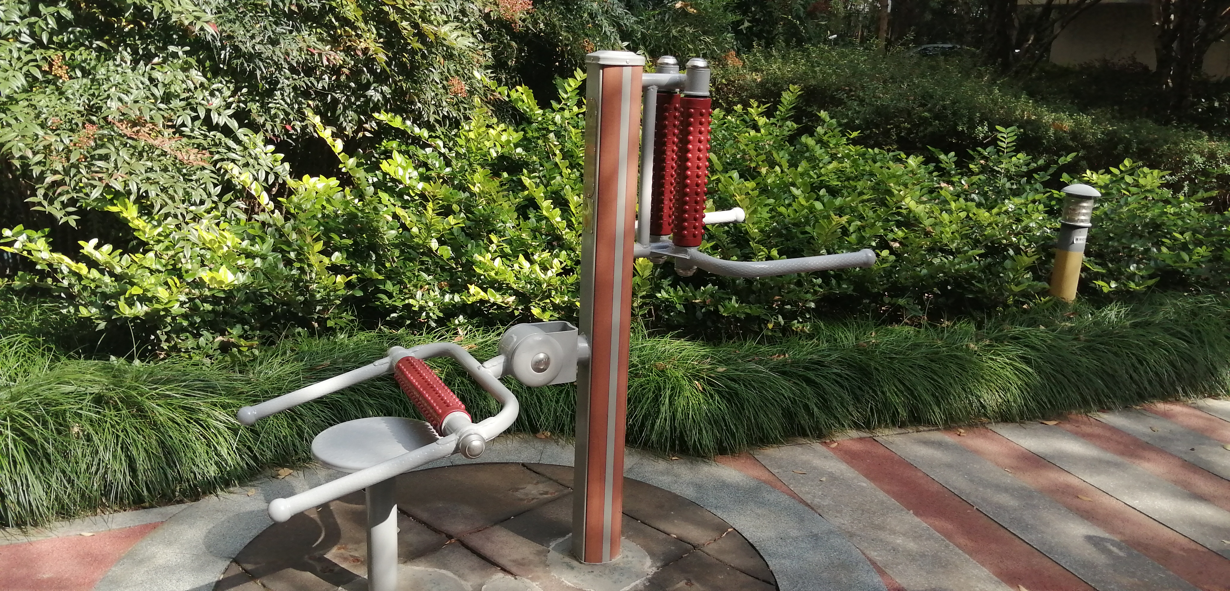 坐式腰背按摩器 坐式腰背按摩器