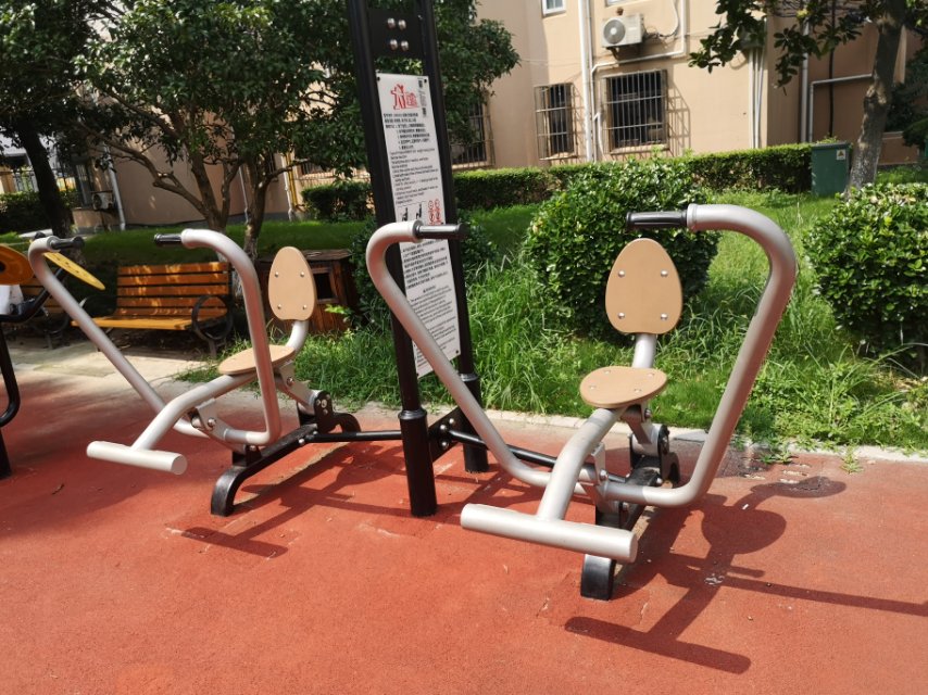 自重式劃船訓練器